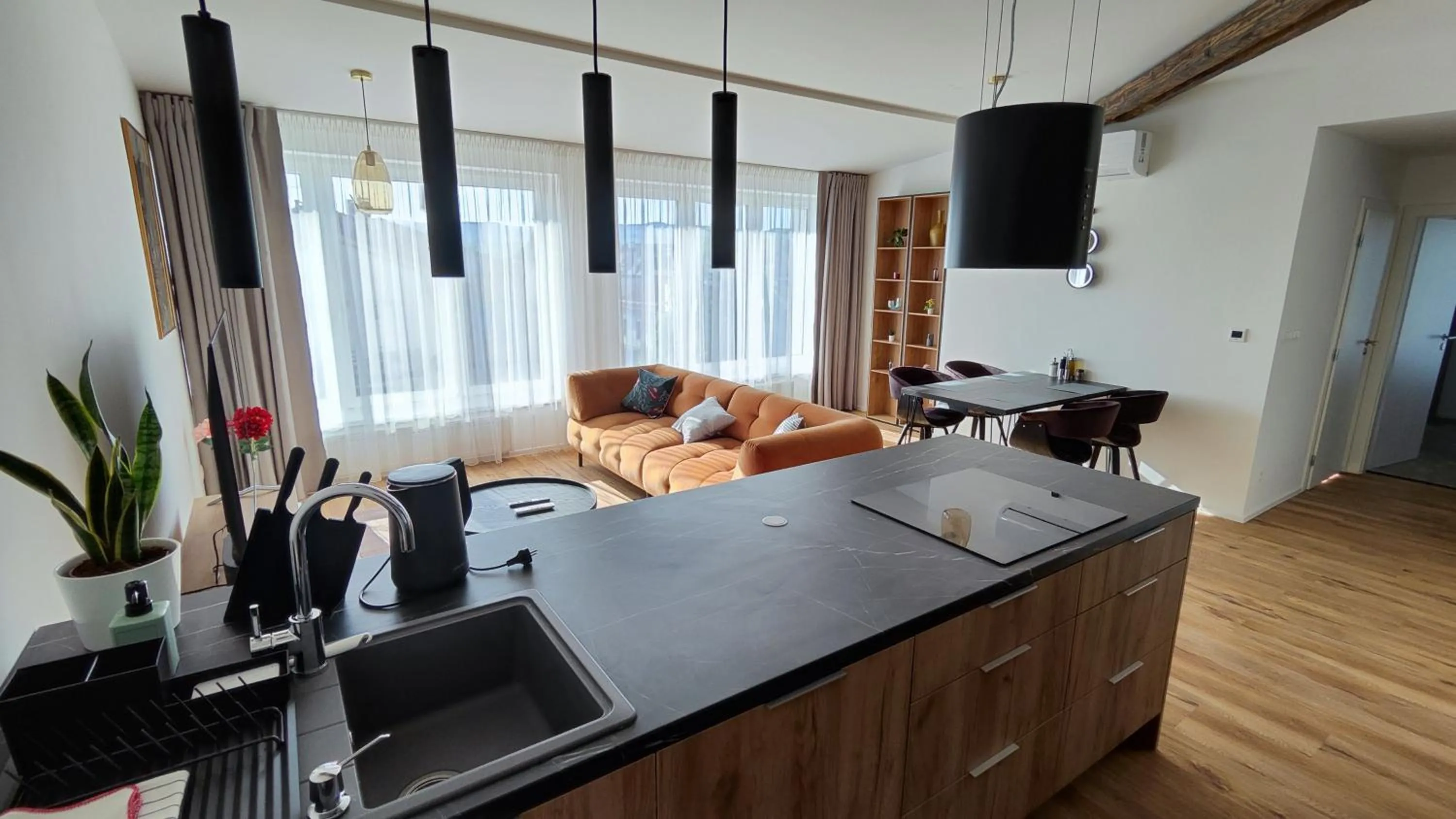 Living room in DOHNANYI Villa by CHORS