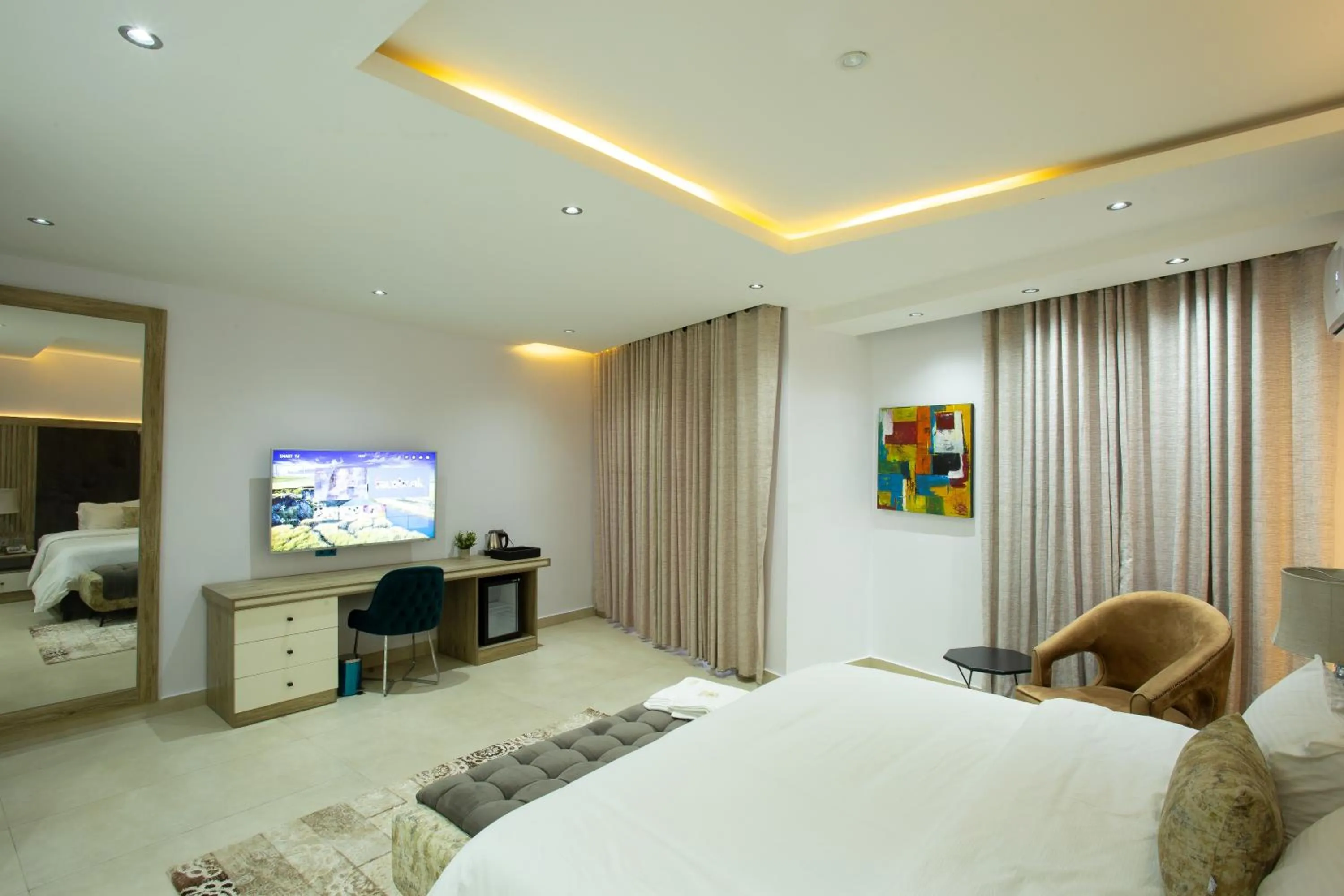 DE MANCHY HOTELS & SUITES