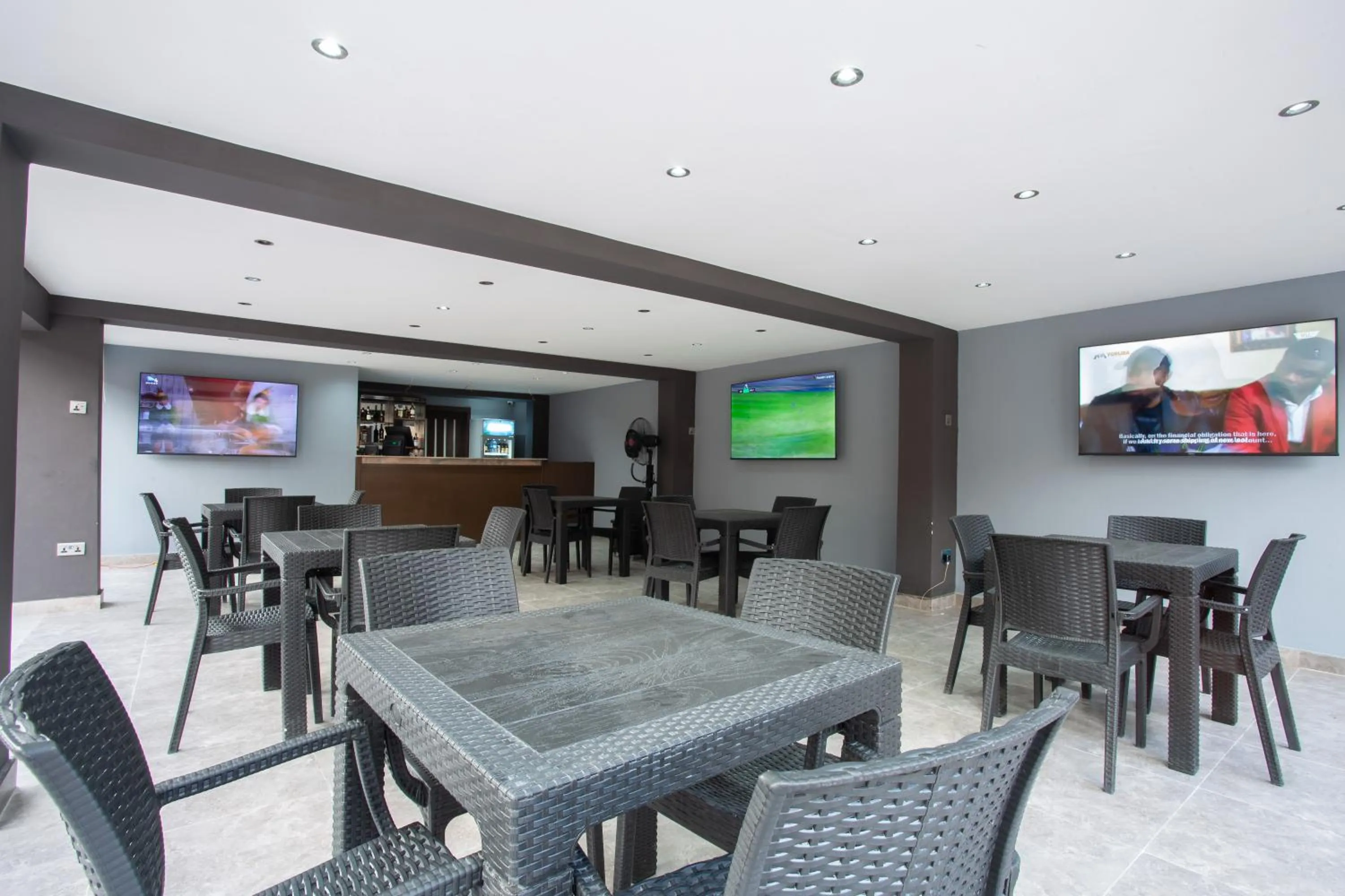 DE MANCHY HOTELS & SUITES