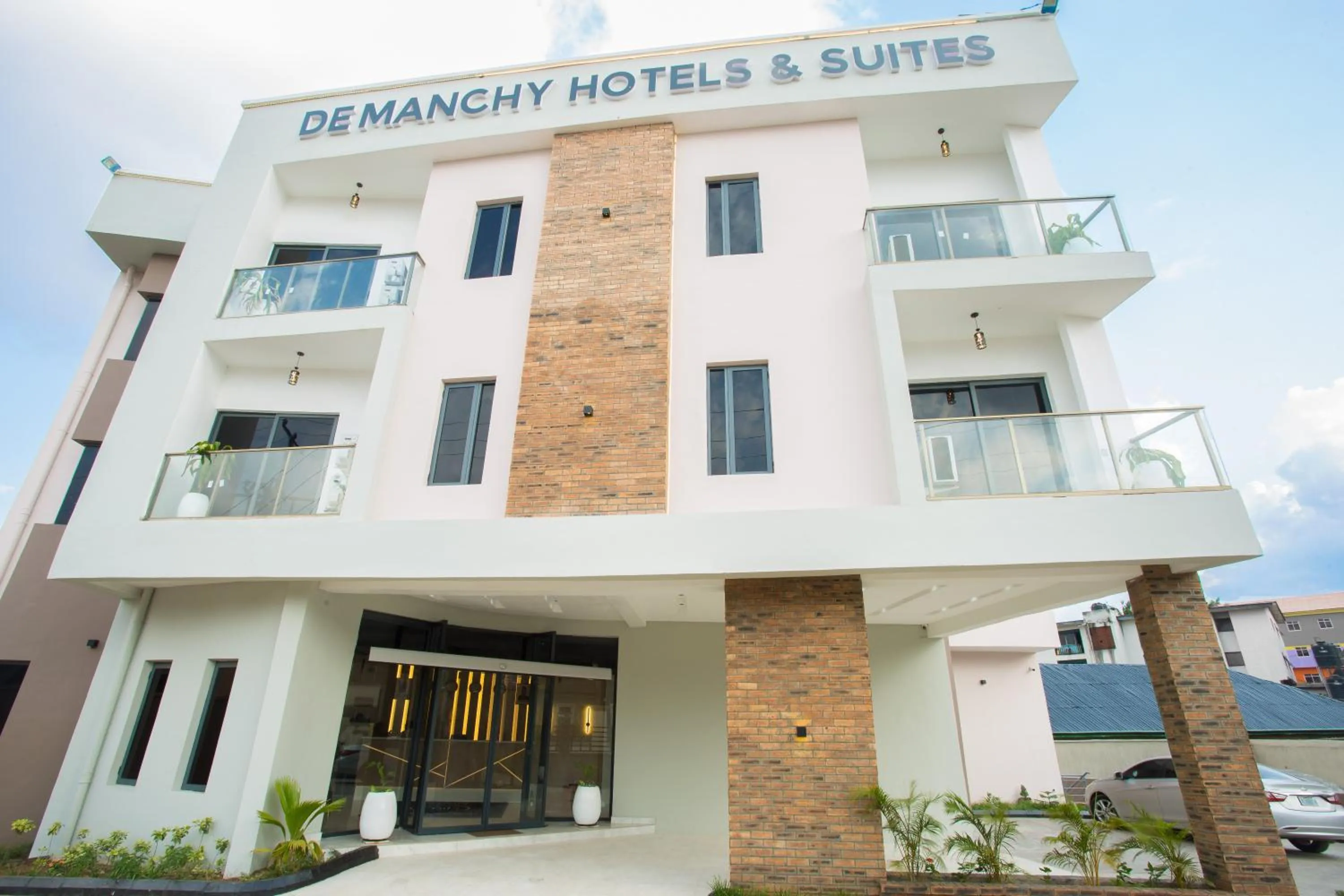 DE MANCHY HOTELS & SUITES