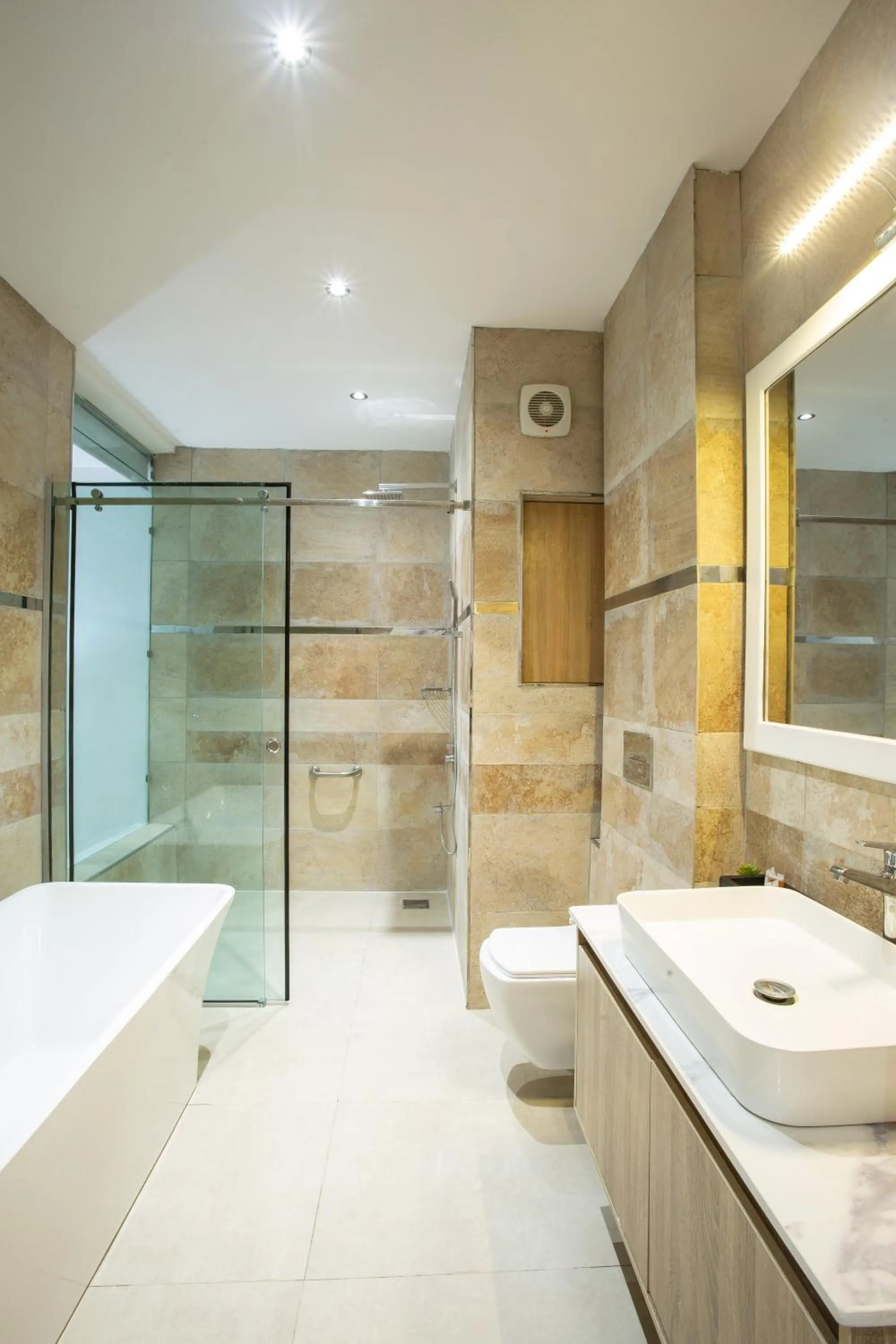 DE MANCHY HOTELS & SUITES