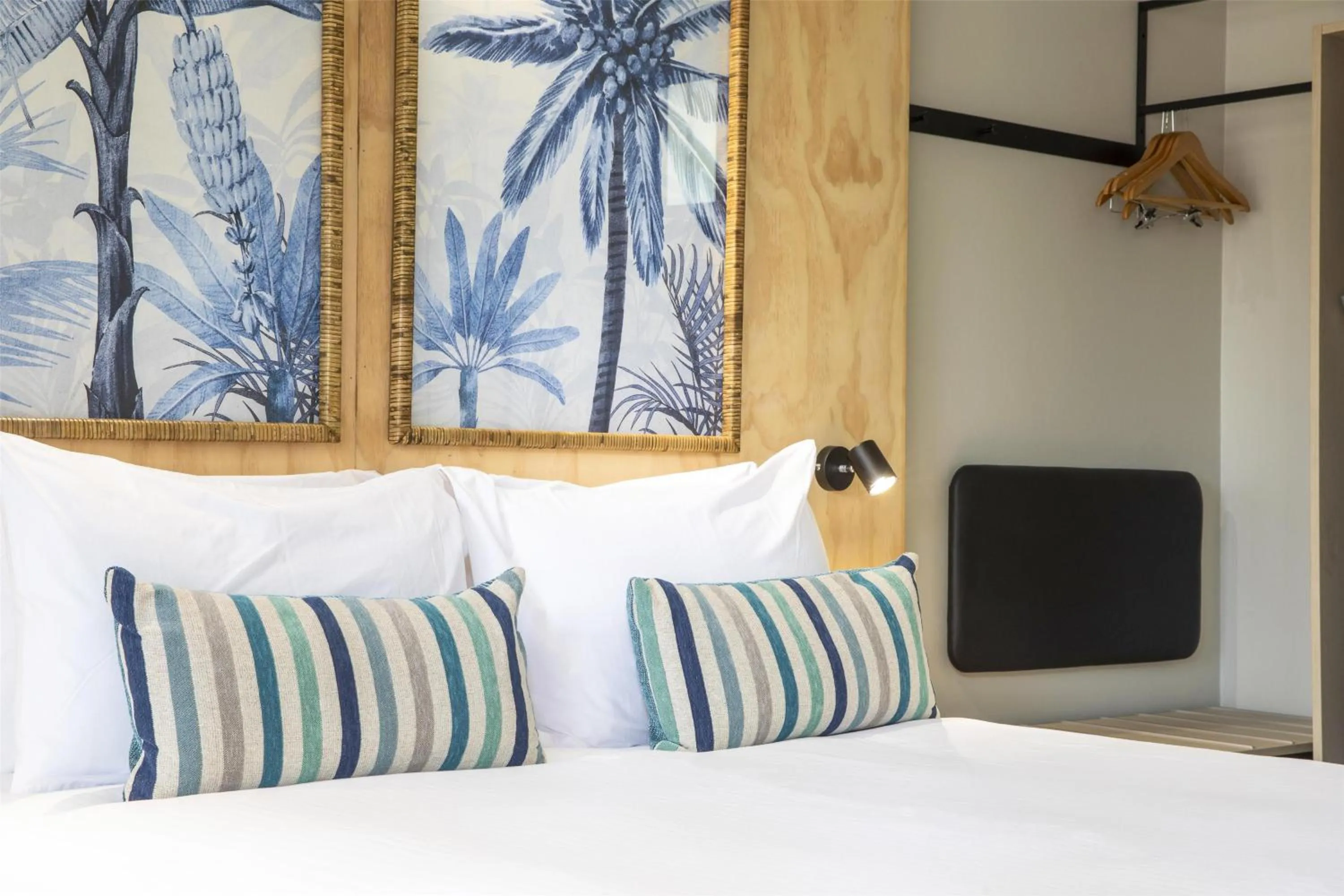 Bedroom, Bed in Nightcap at Marine Hotel Cardwell