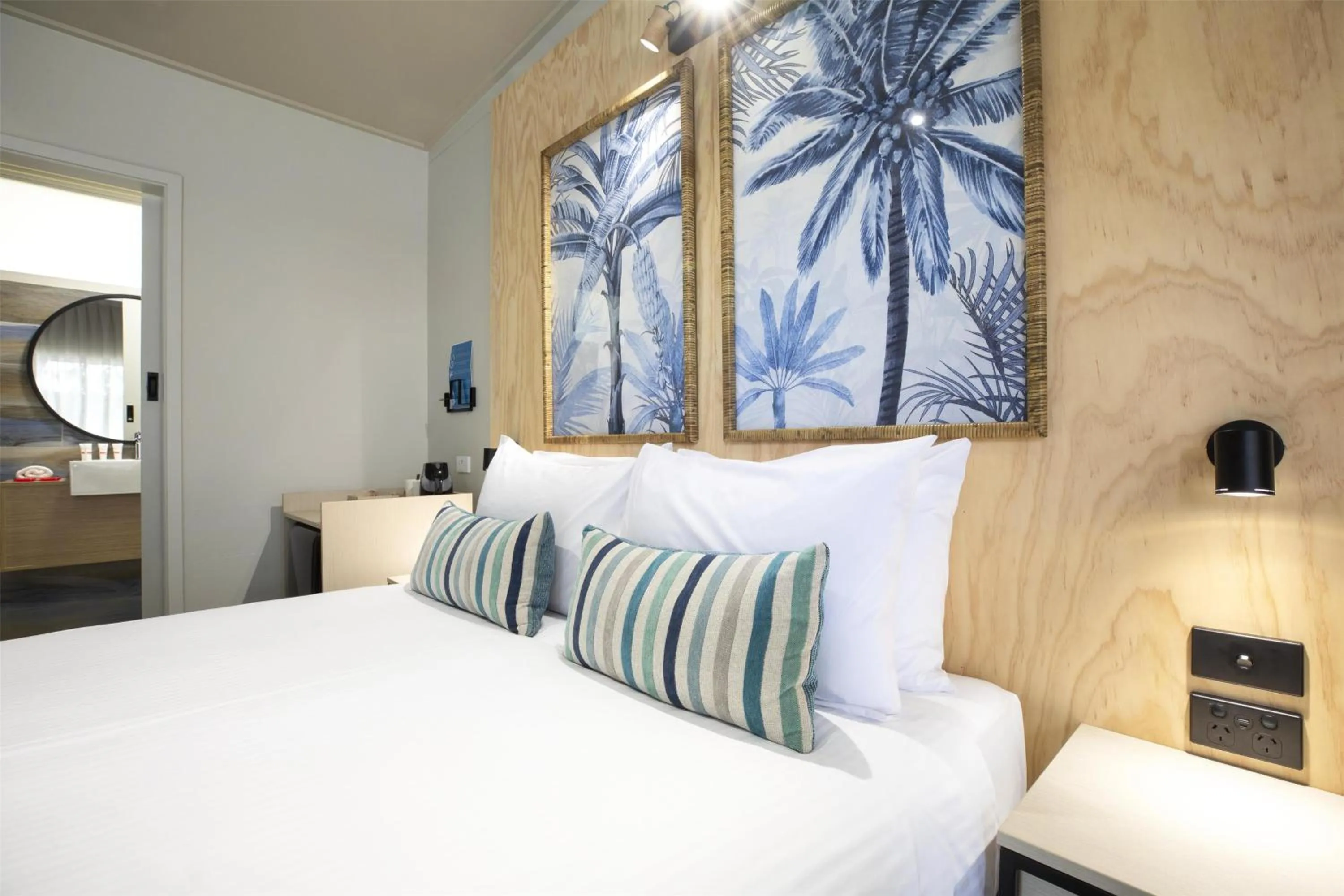 Bedroom, Bed in Nightcap at Marine Hotel Cardwell