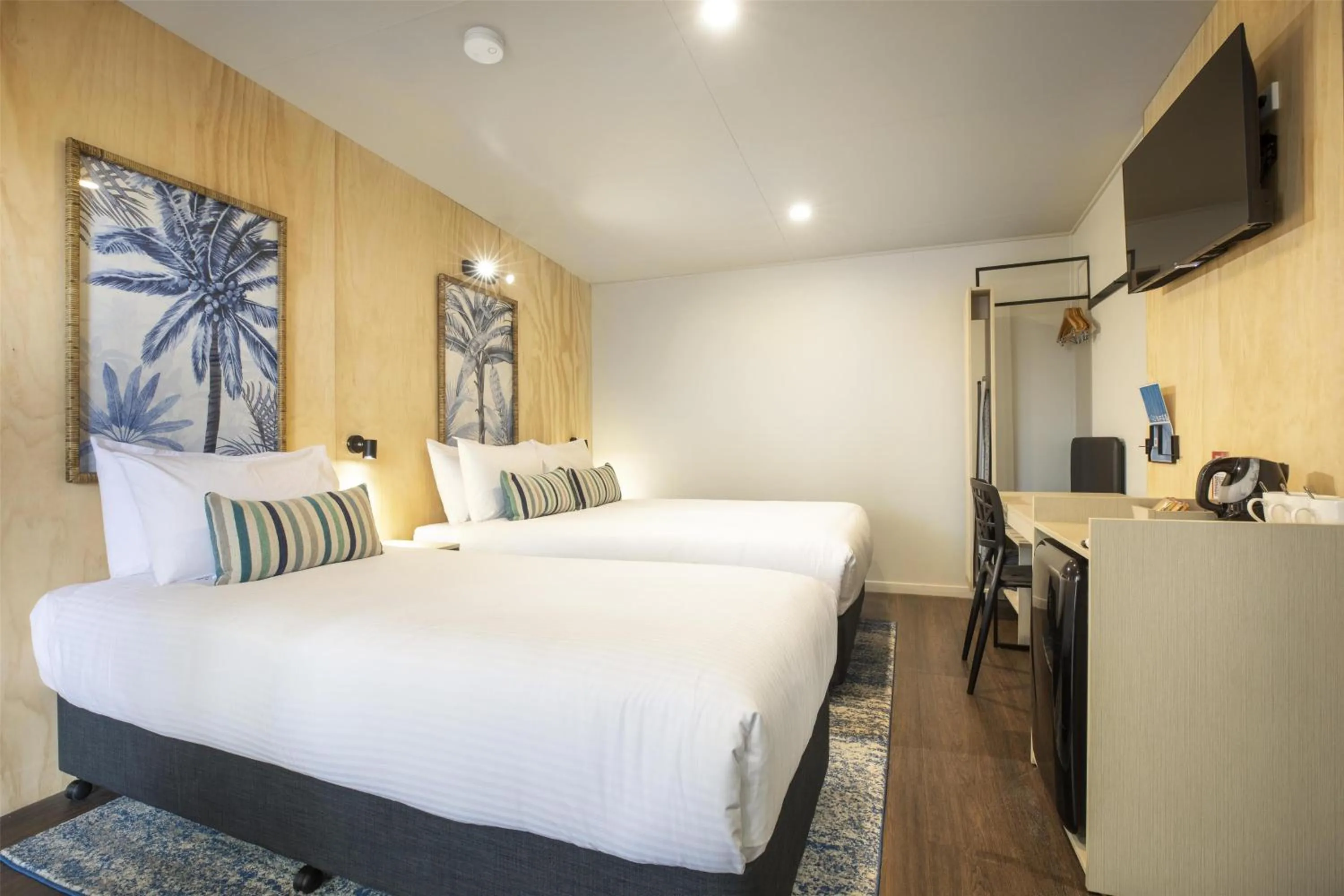 Bathroom, Bed in Nightcap at Marine Hotel Cardwell