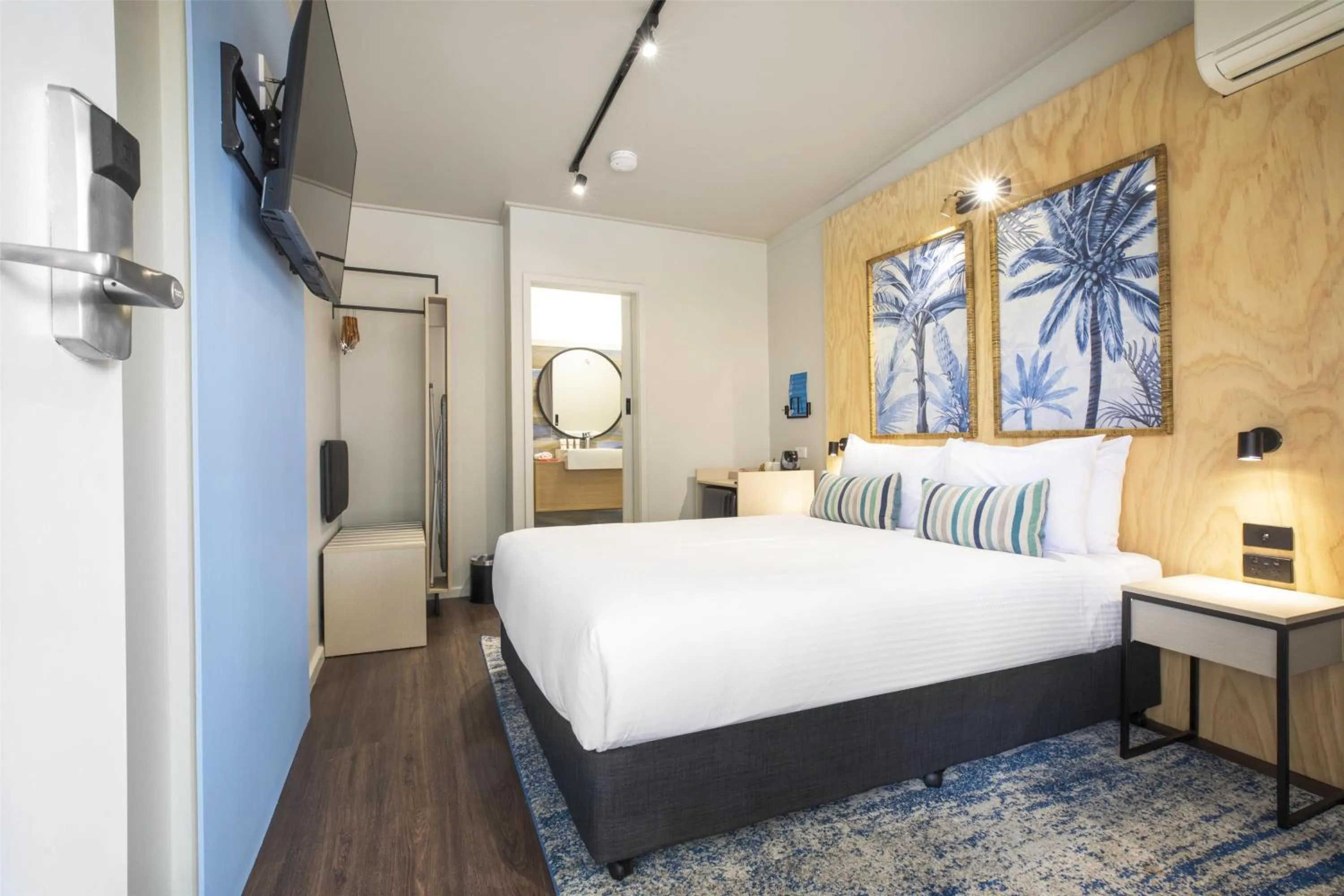 Bedroom, Bed in Nightcap at Marine Hotel Cardwell