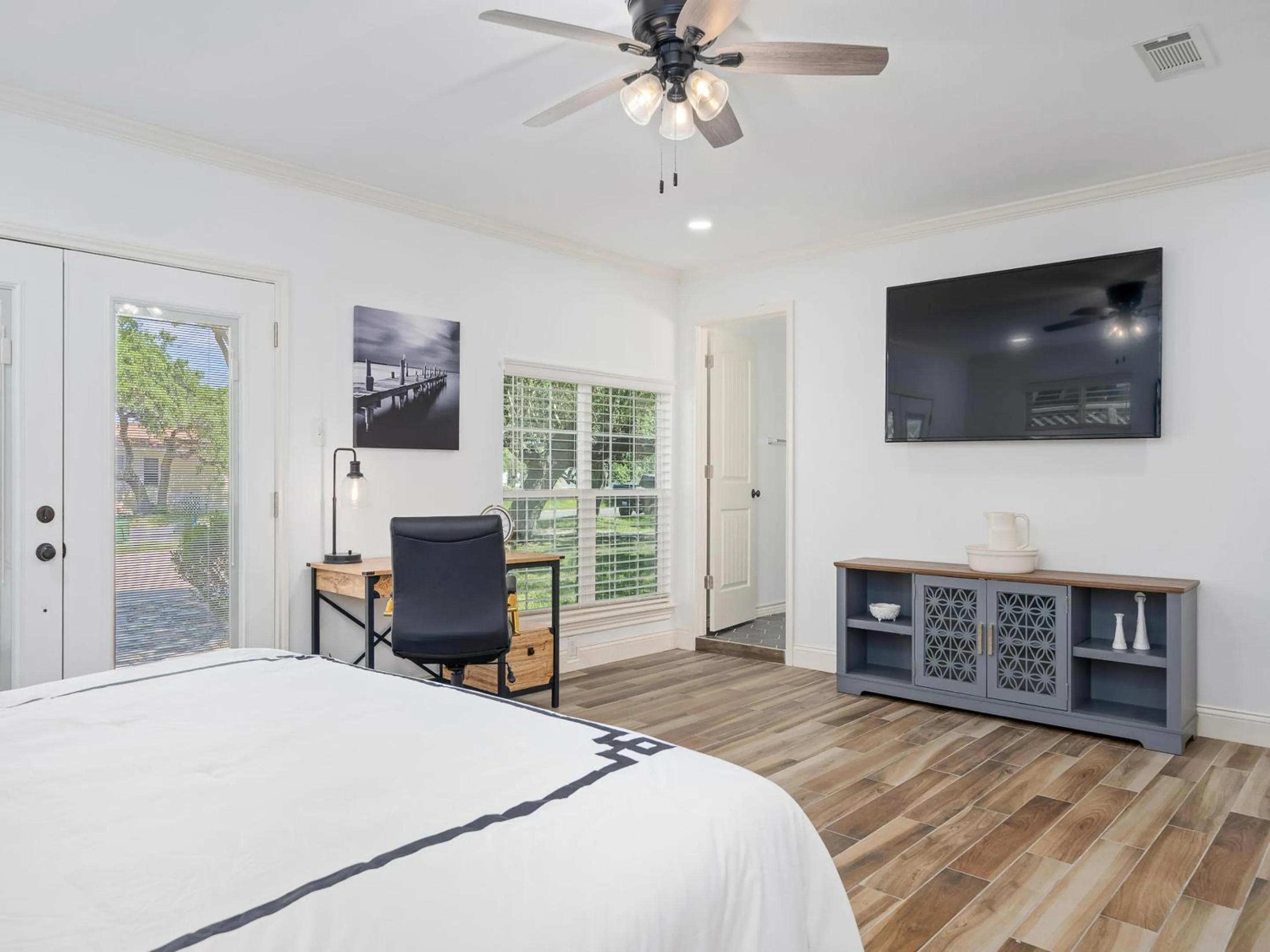 Property building, Bed in Reel Blessing