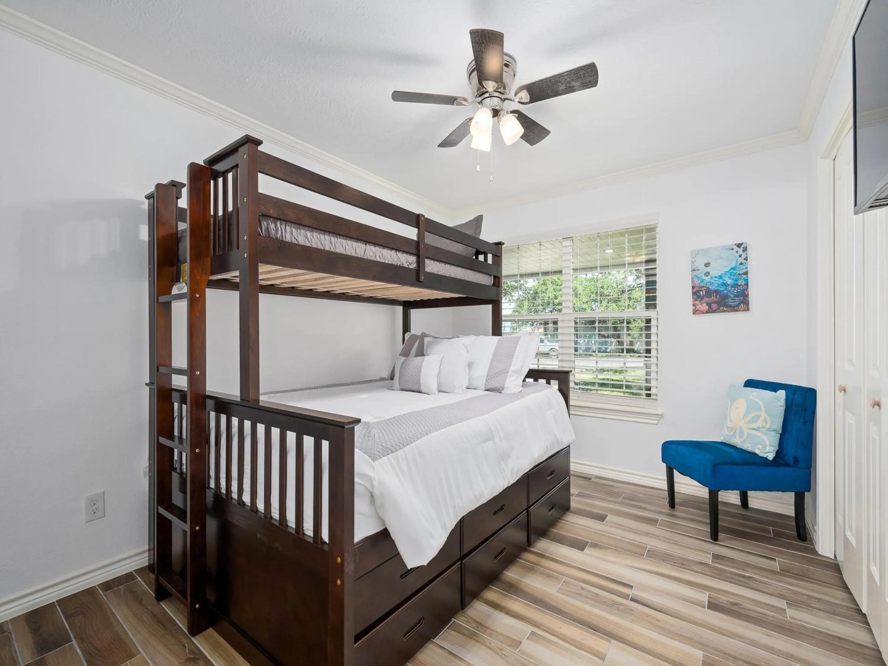 Property building, Bed in Reel Blessing