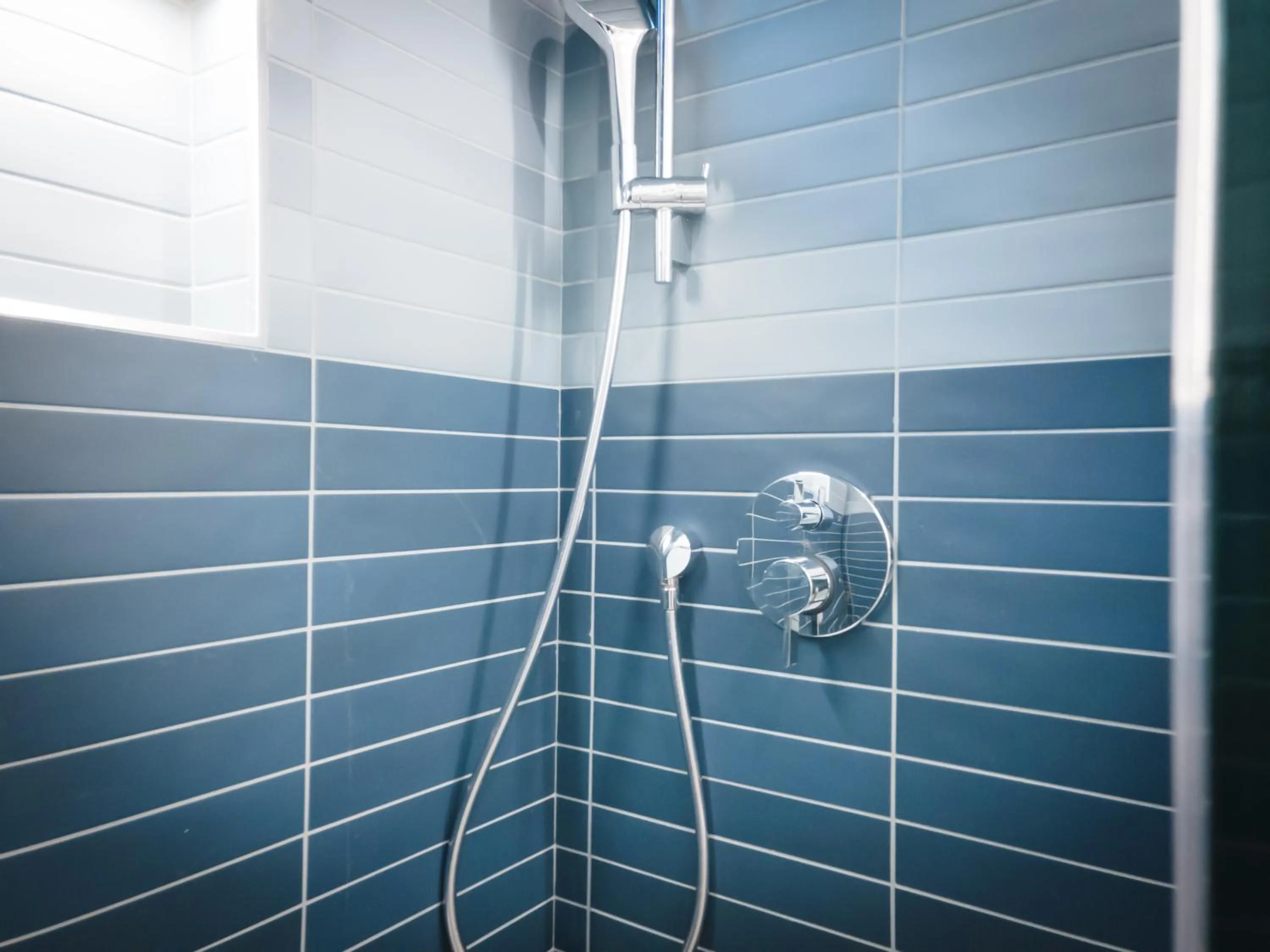 Shower in The Redline Venice