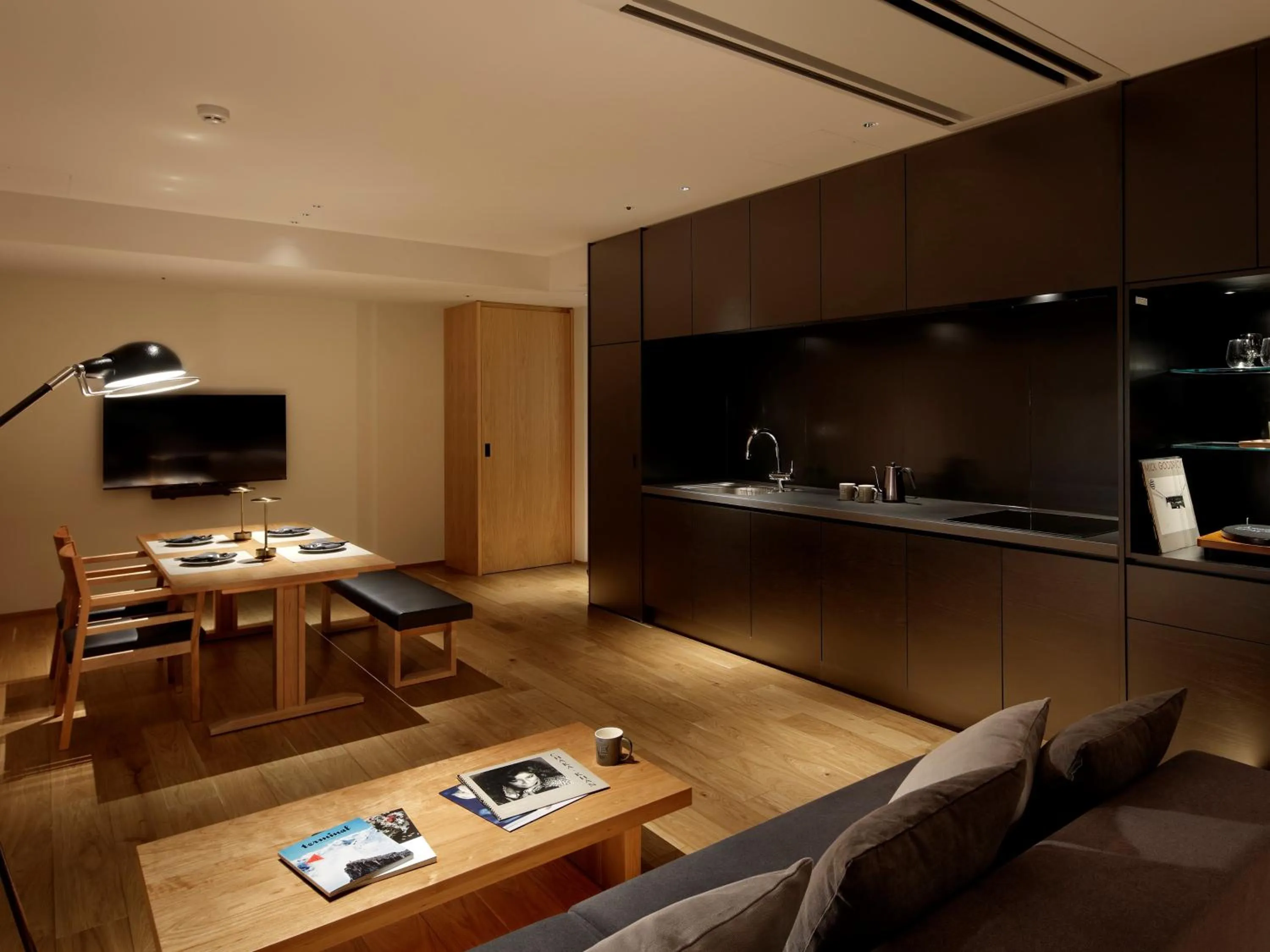 TV and multimedia in HIDEOUT