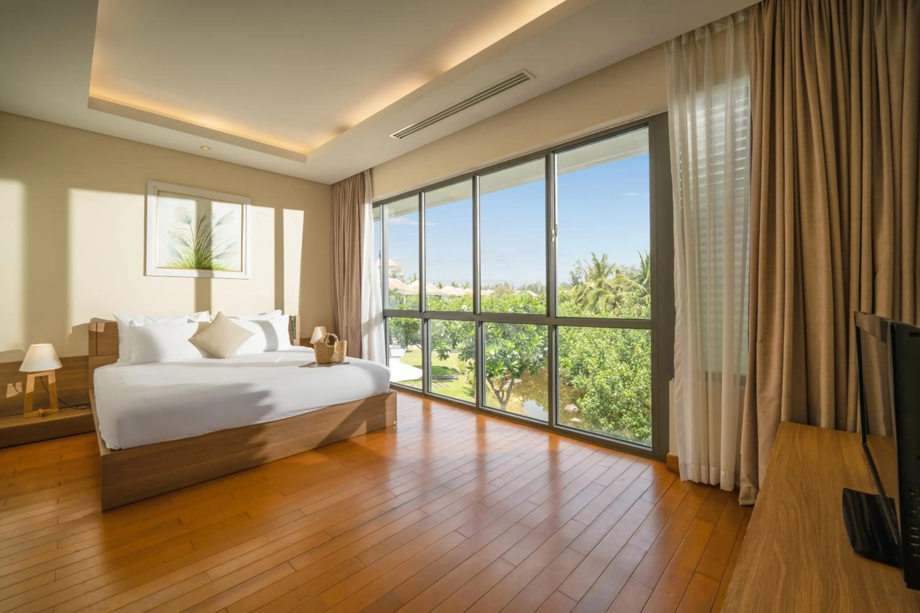 Bed in Memories Holiday beach villa Da Nang