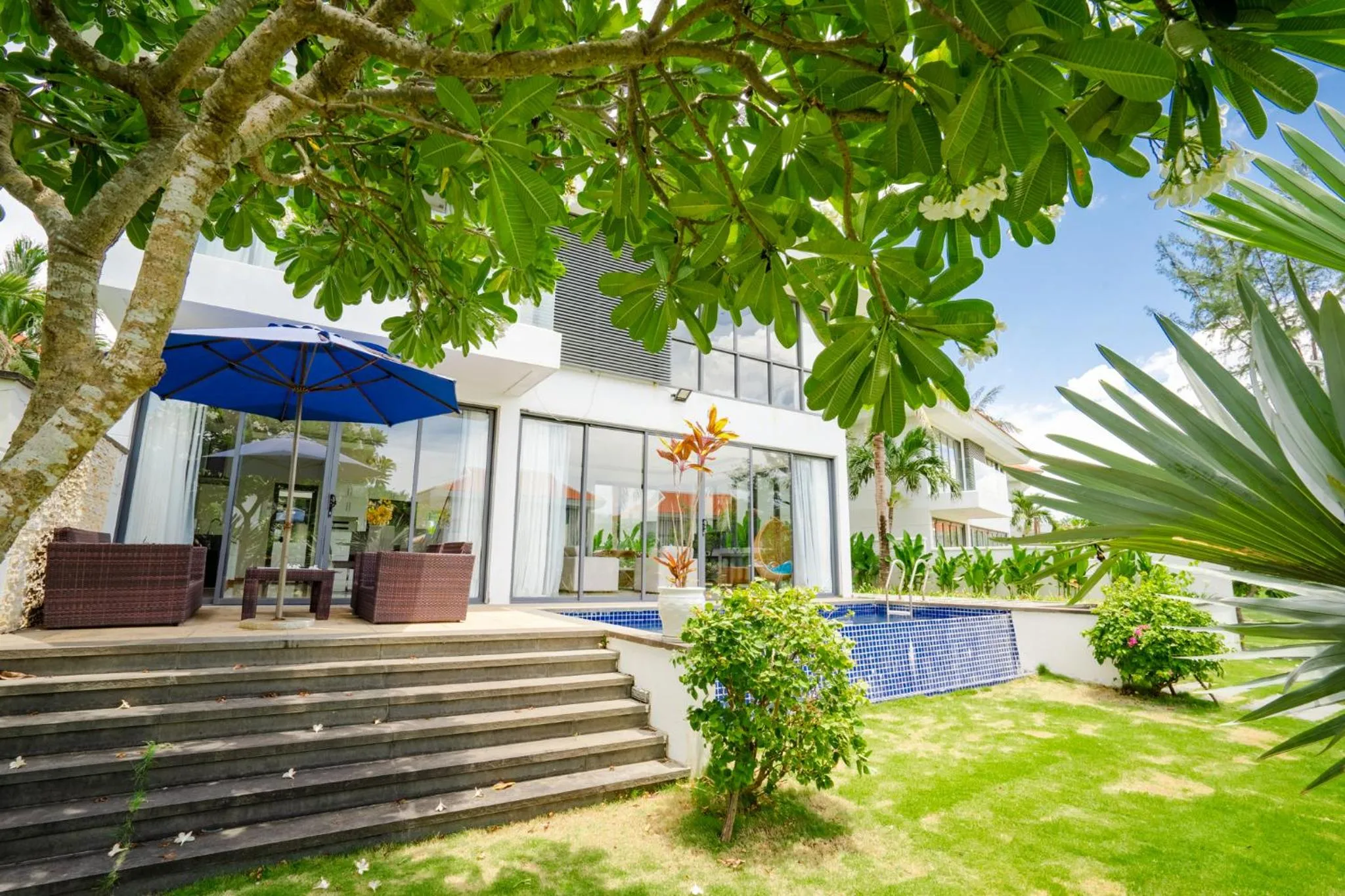 Property building in Memories Holiday beach villa Da Nang