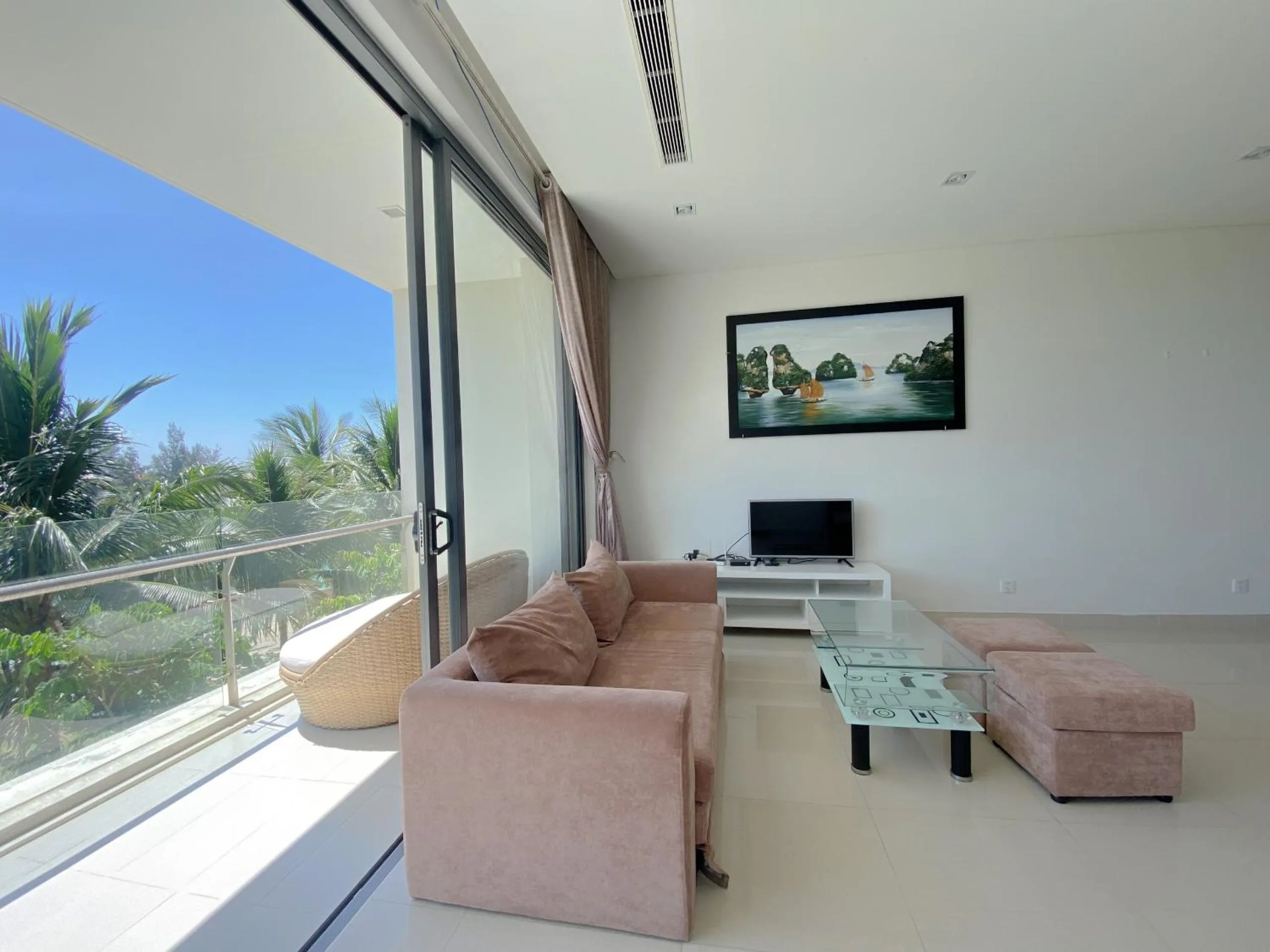 TV and multimedia in Memories Holiday beach villa Da Nang