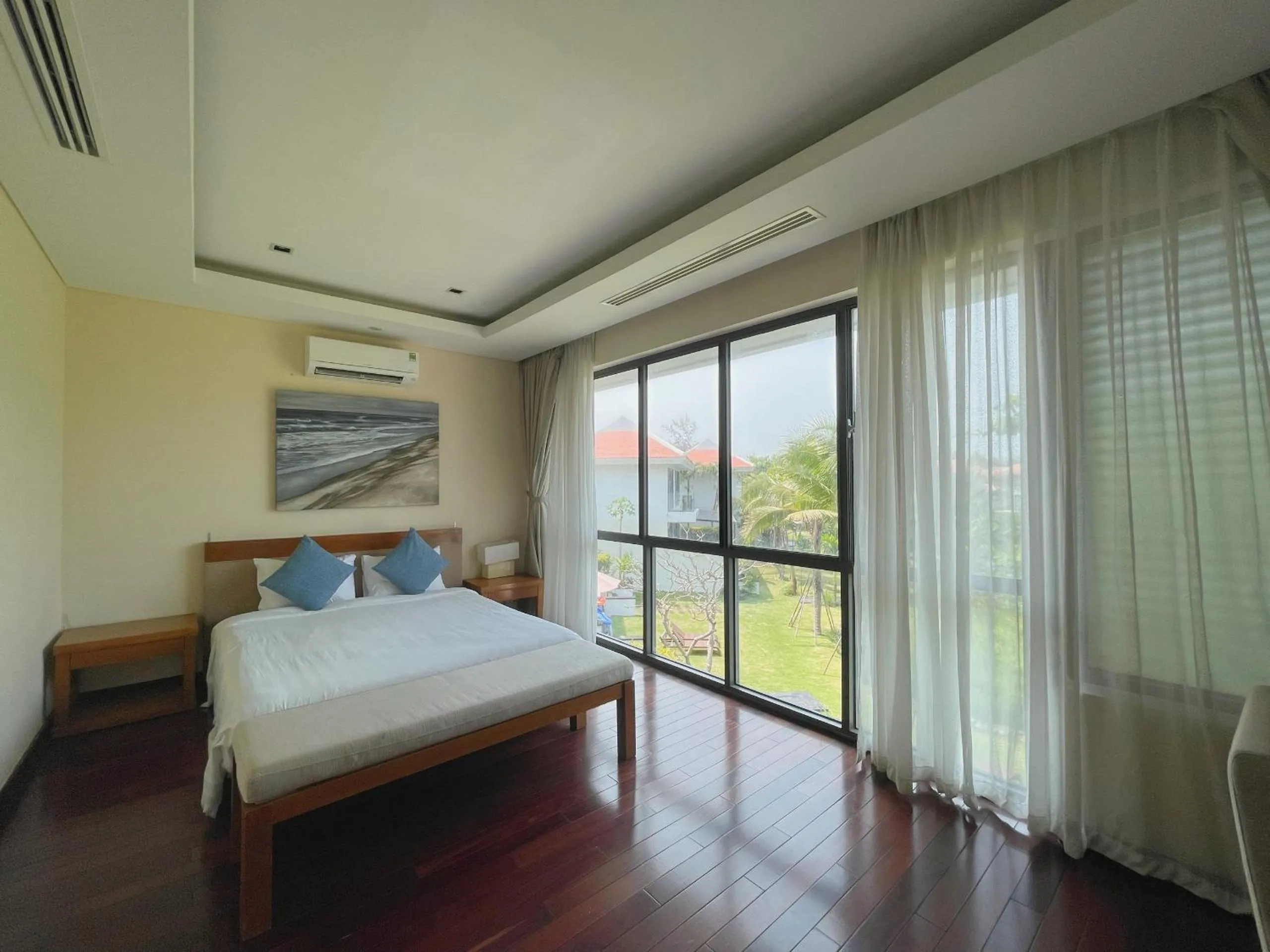 Bedroom, Bed in Memories Holiday beach villa Da Nang