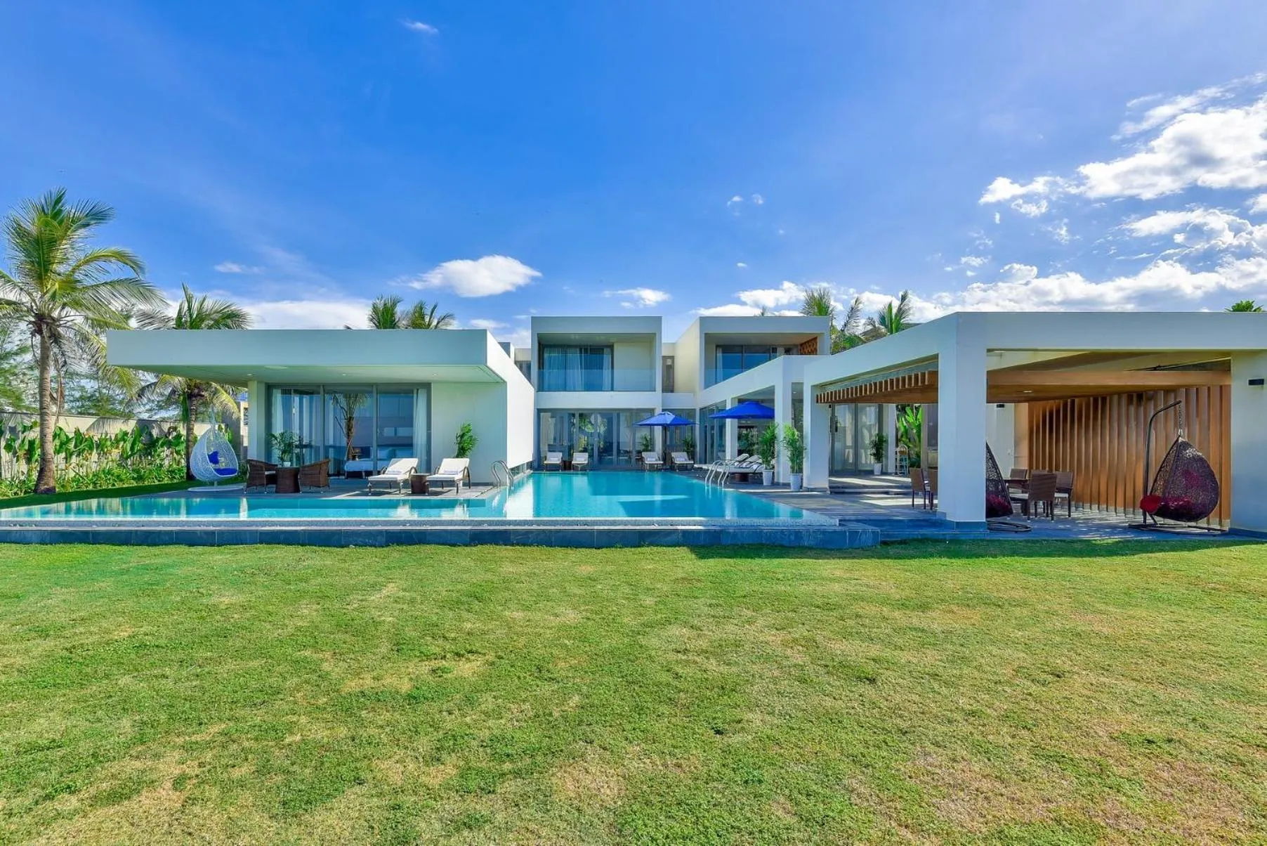 Property building in Memories Holiday beach villa Da Nang