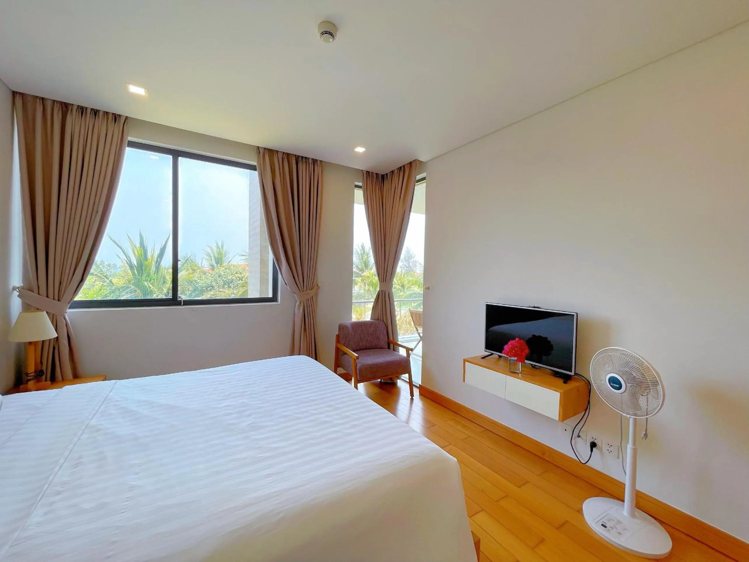 Bedroom, Bed in Memories Holiday beach villa Da Nang