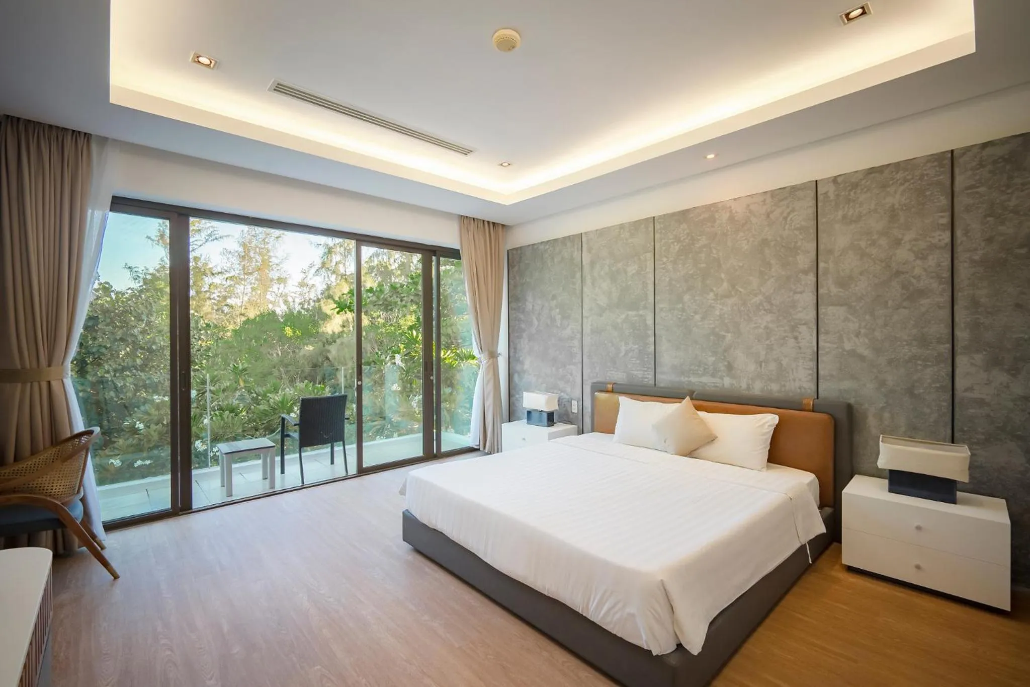 Bed in Memories Holiday beach villa Da Nang