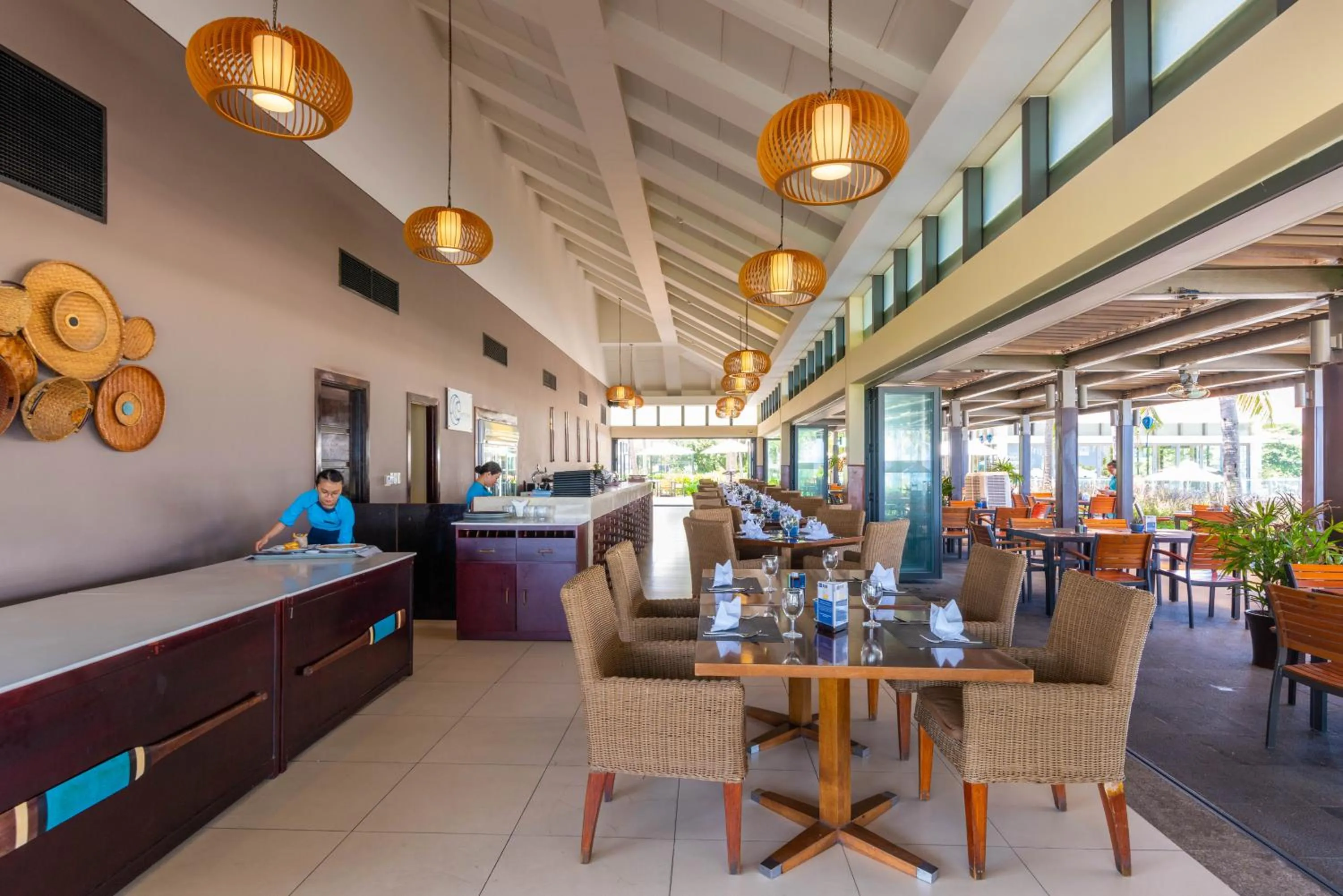 Restaurant/places to eat in Memories Holiday beach villa Da Nang