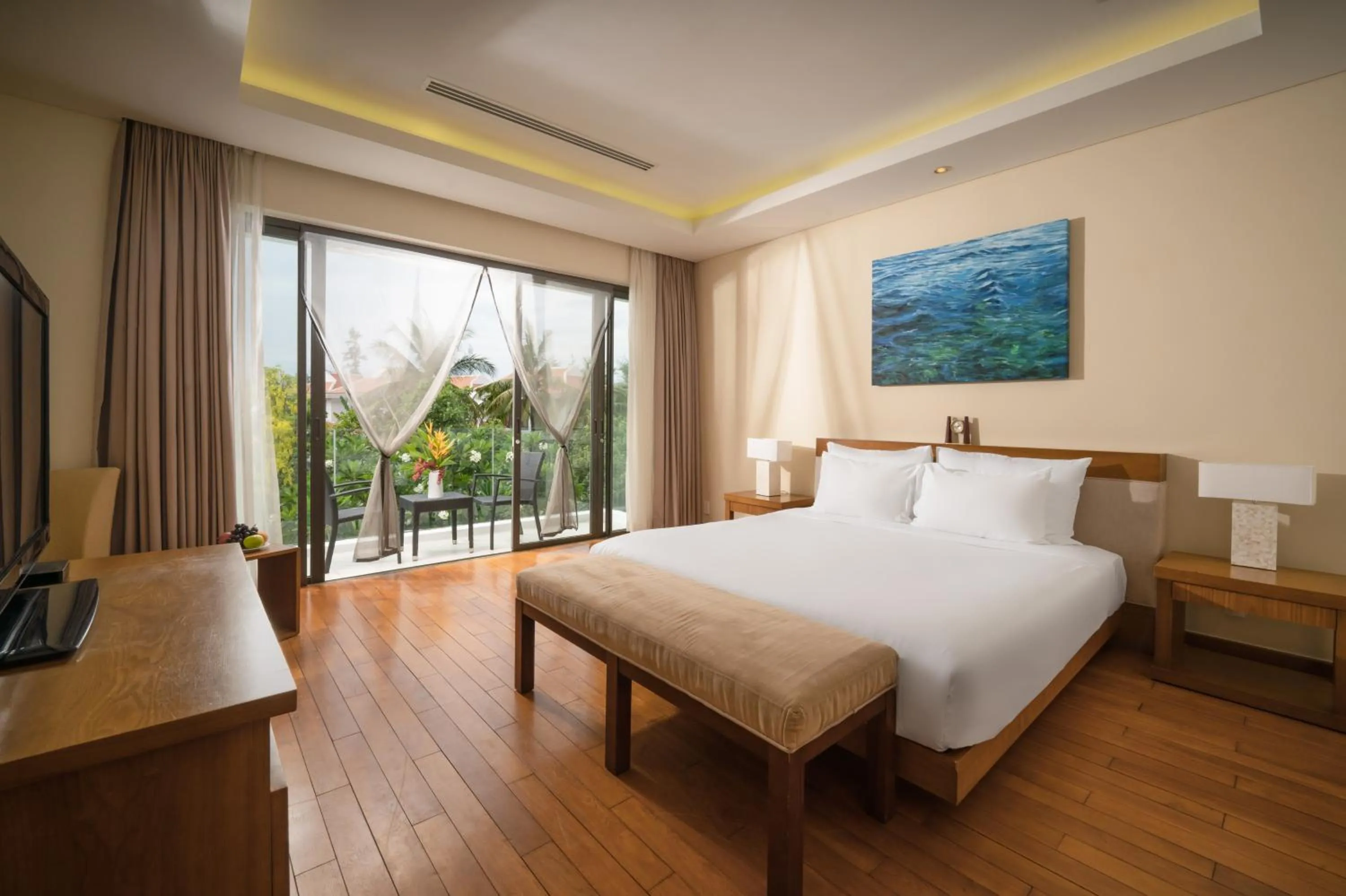 Bed in Memories Holiday beach villa Da Nang