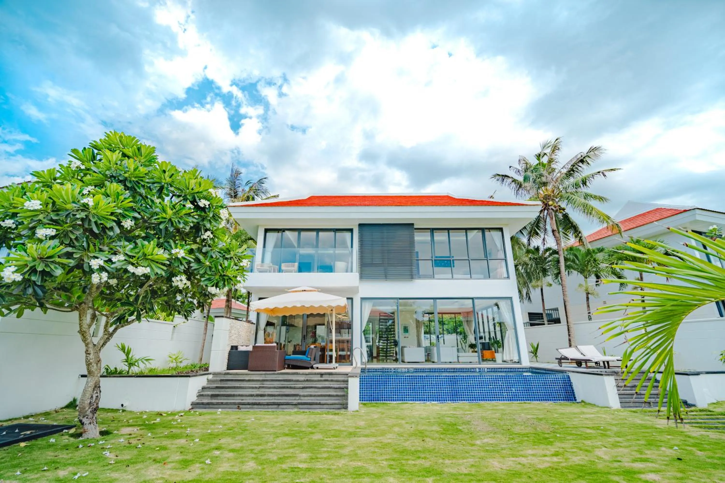 Property building in Memories Holiday beach villa Da Nang