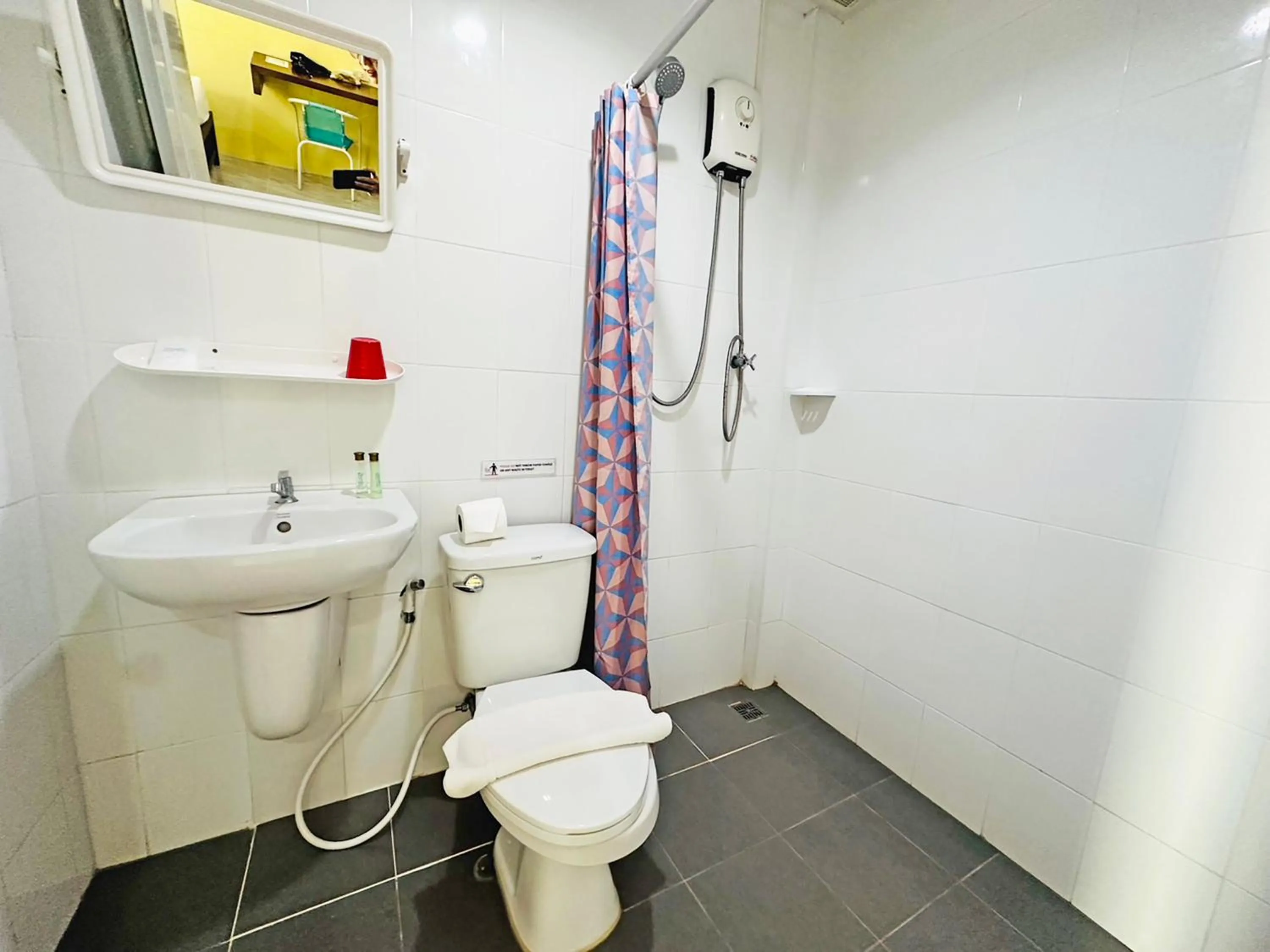 Shower in Anyavee Chom By The Sea