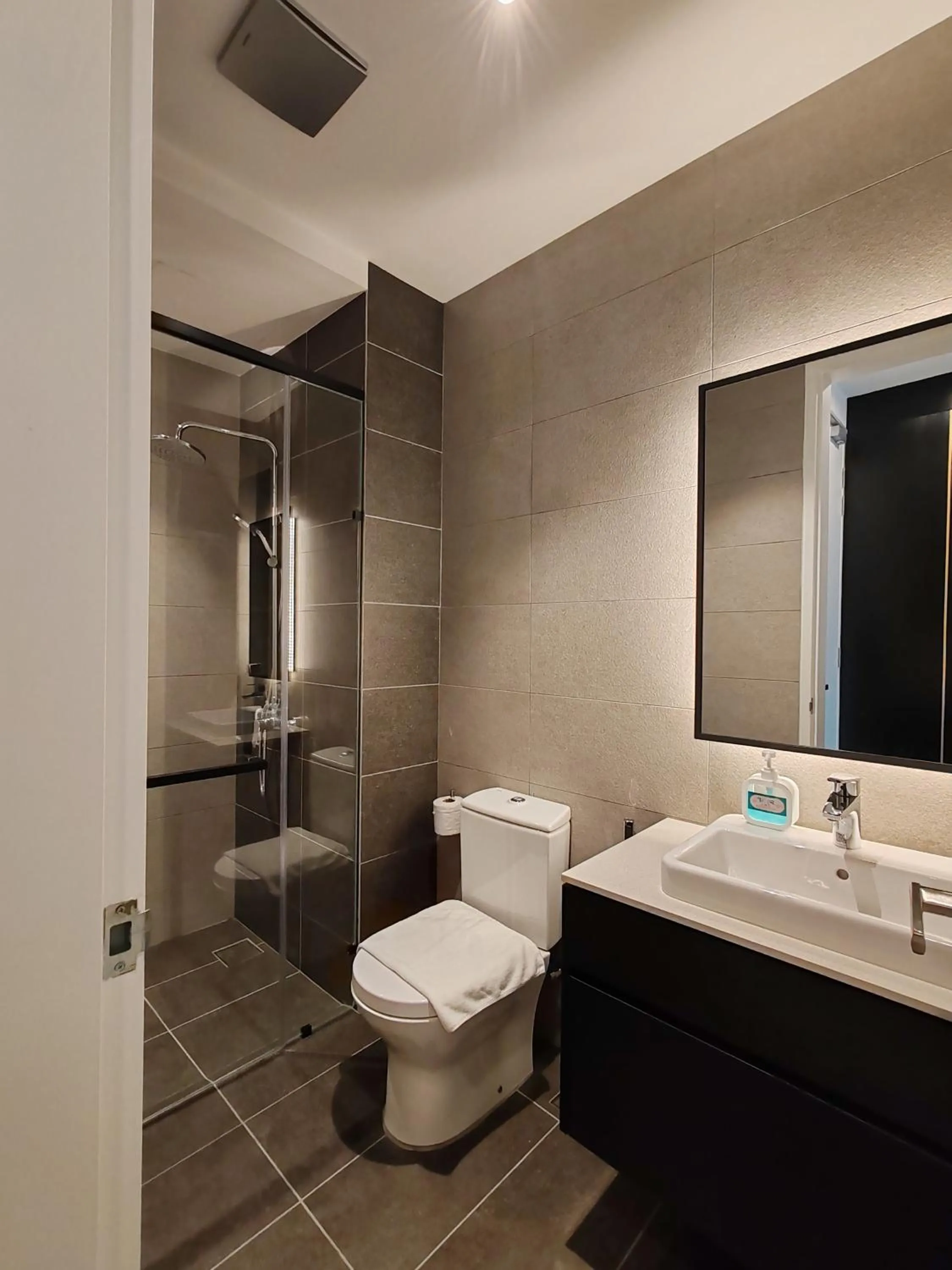 Shower in The Axon Bukit Bintang by SMOVF BNB