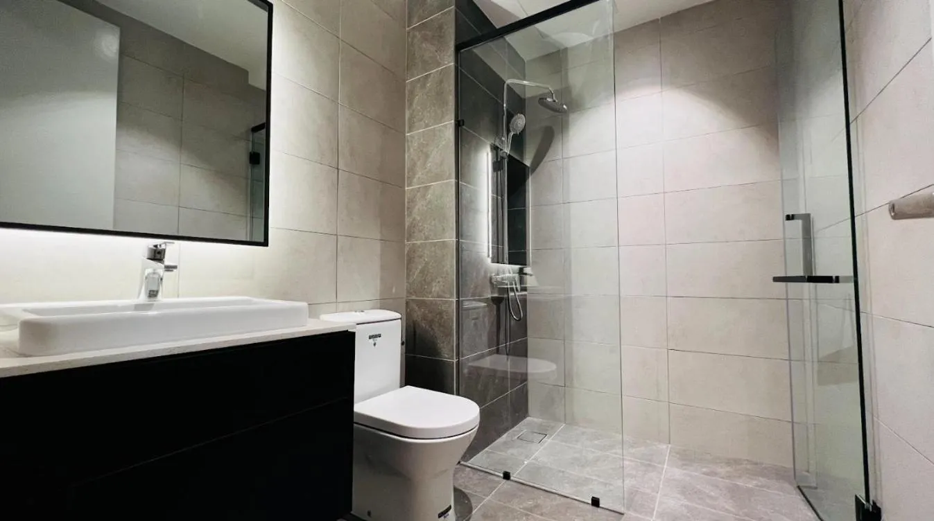 Shower in The Axon Bukit Bintang by SMOVF BNB