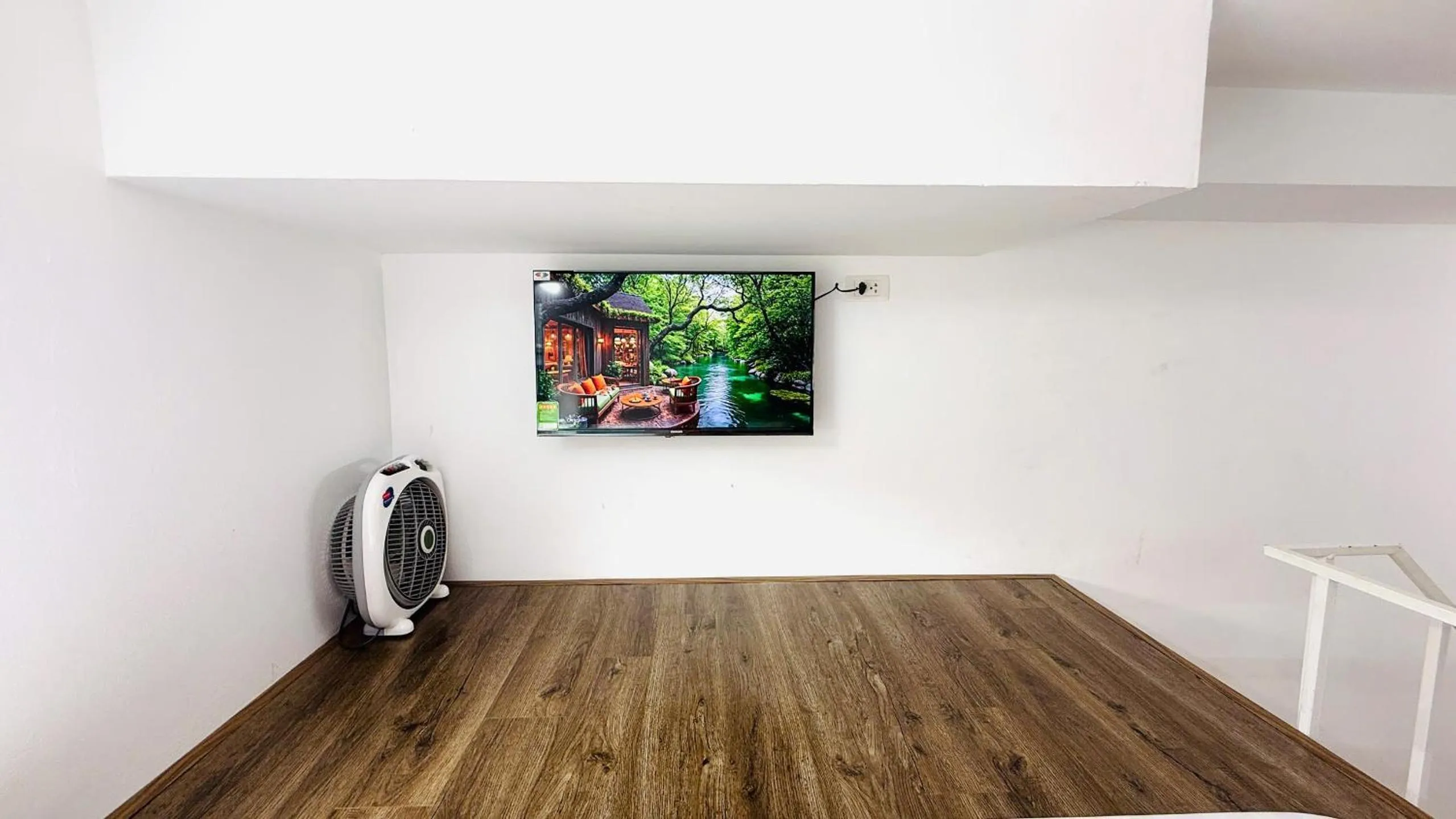 Era Apartment Khuc Thua Du