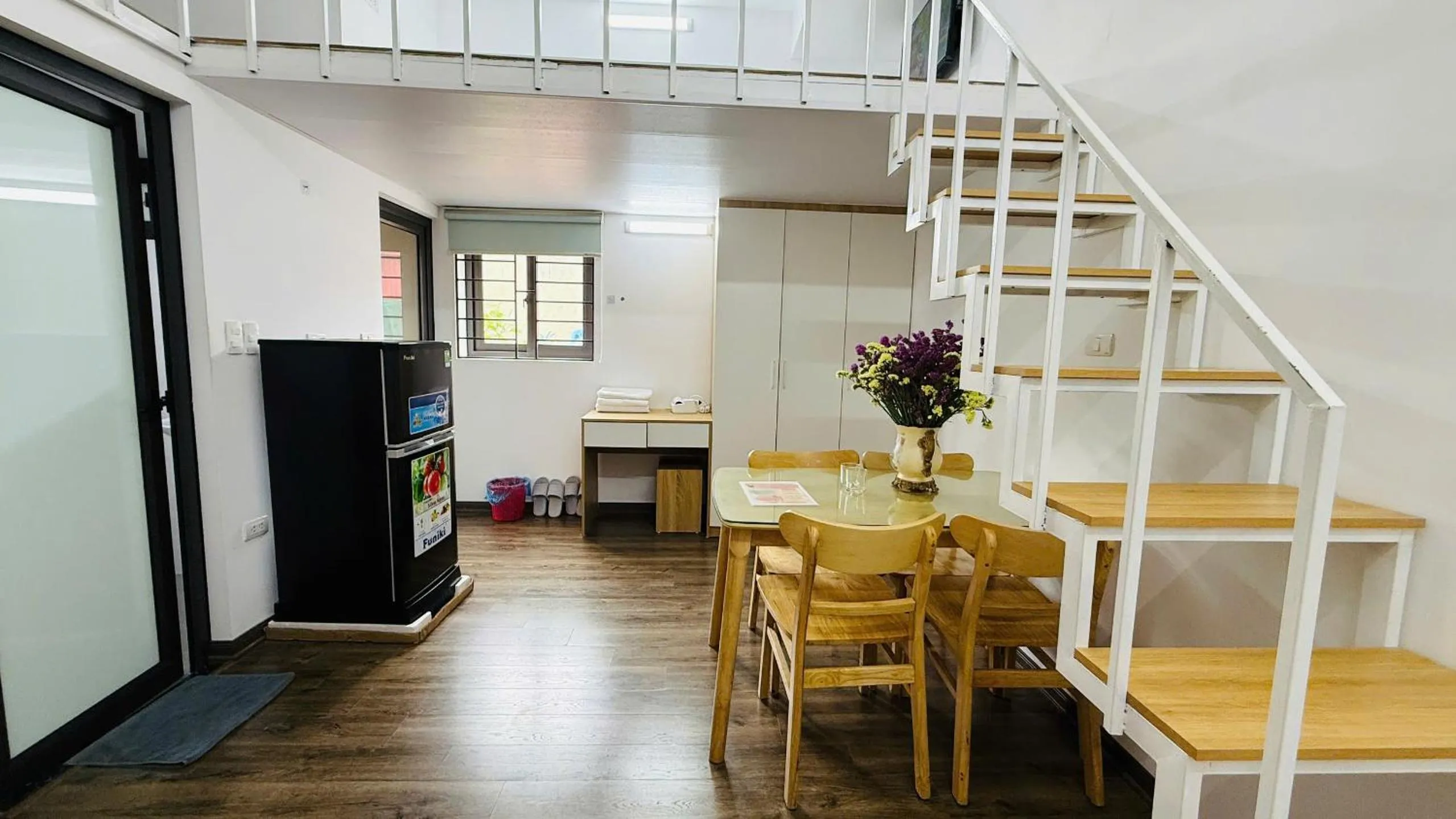 Era Apartment Khuc Thua Du