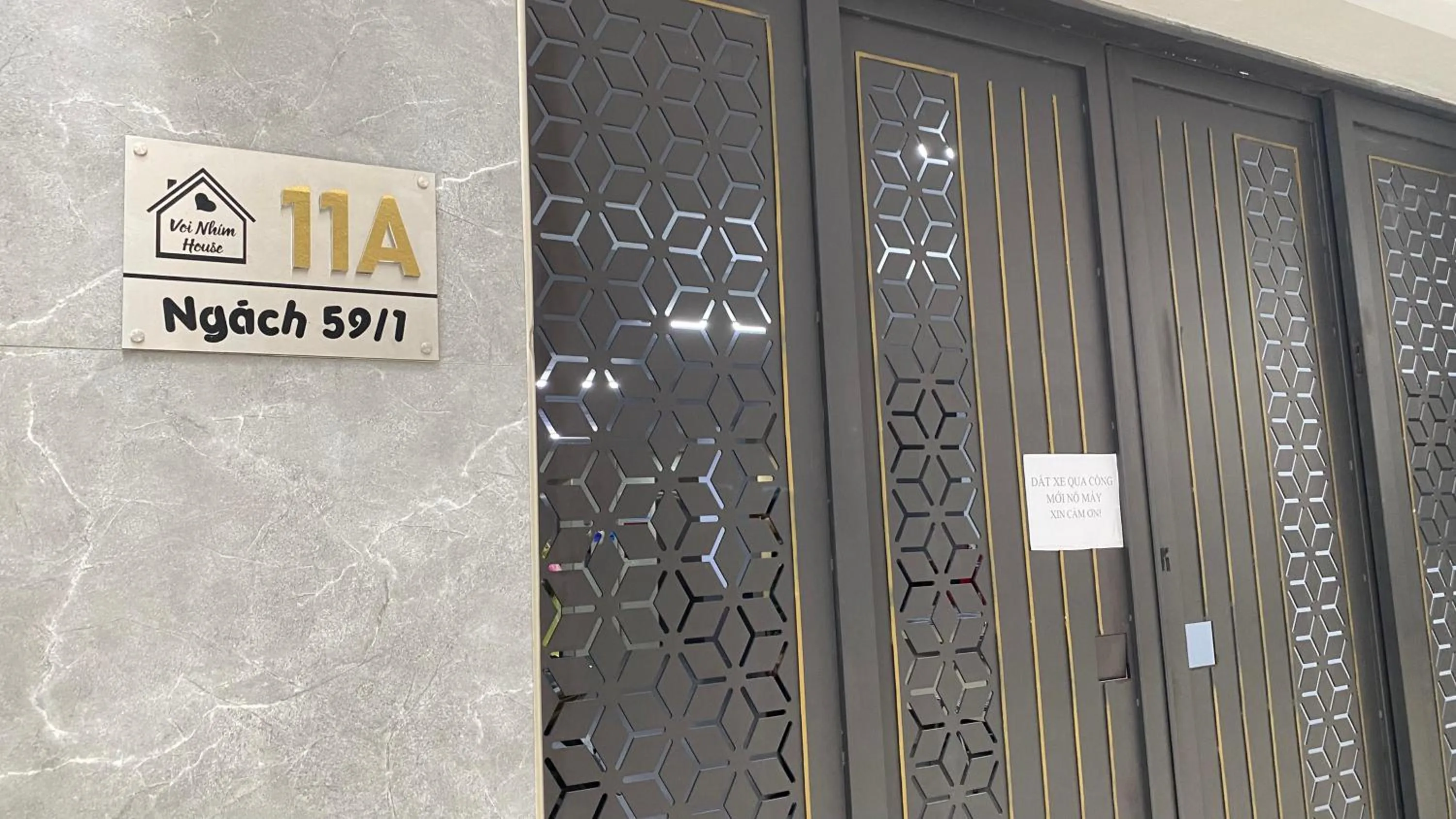 Logo/Certificate/Sign in Era Apartment Khuc Thua Du