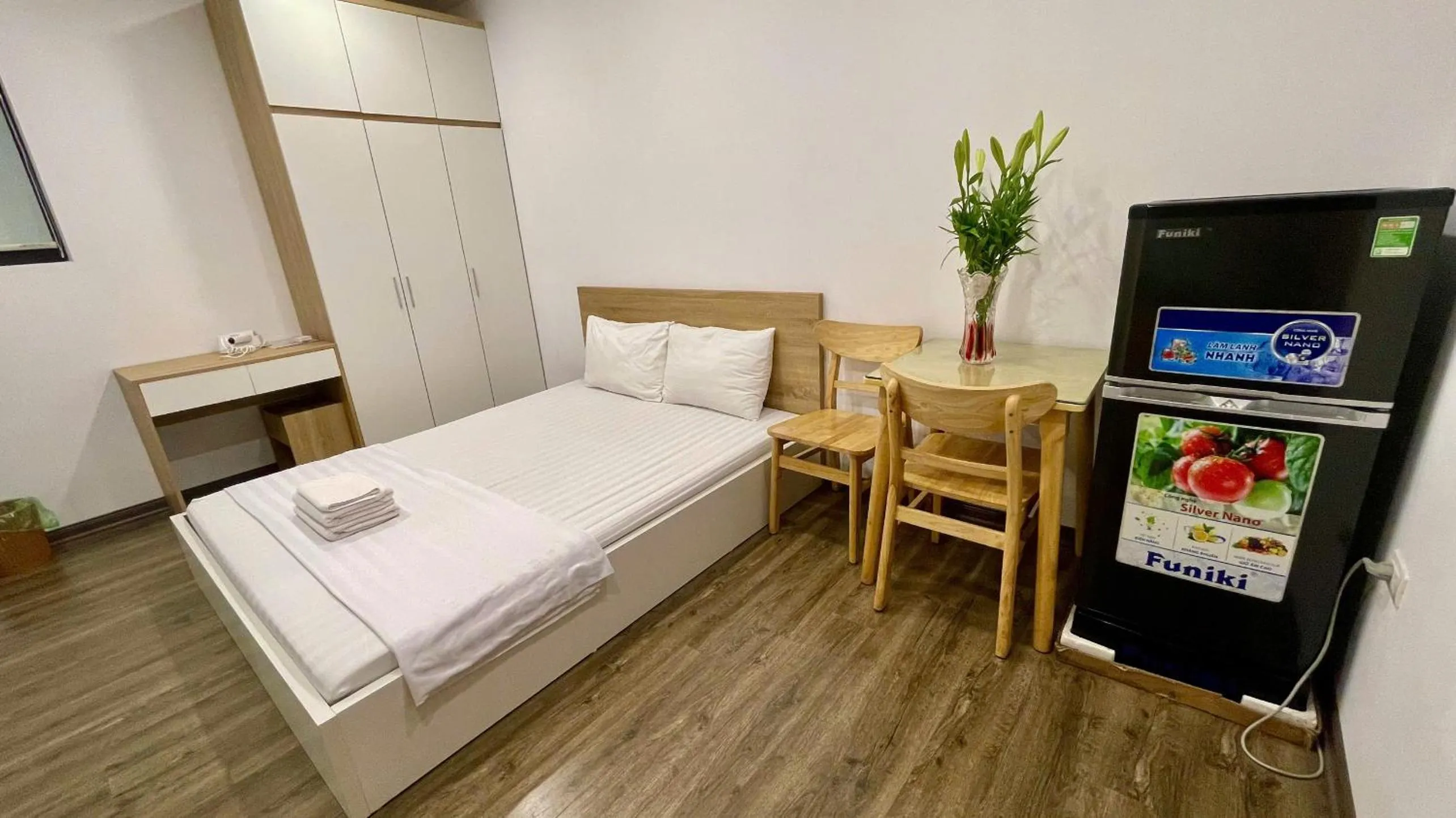 Bed in Era Apartment Khuc Thua Du