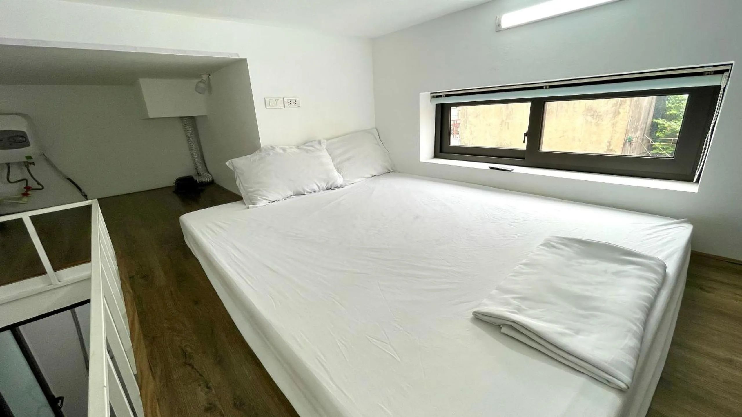 Bed in Era Apartment Khuc Thua Du