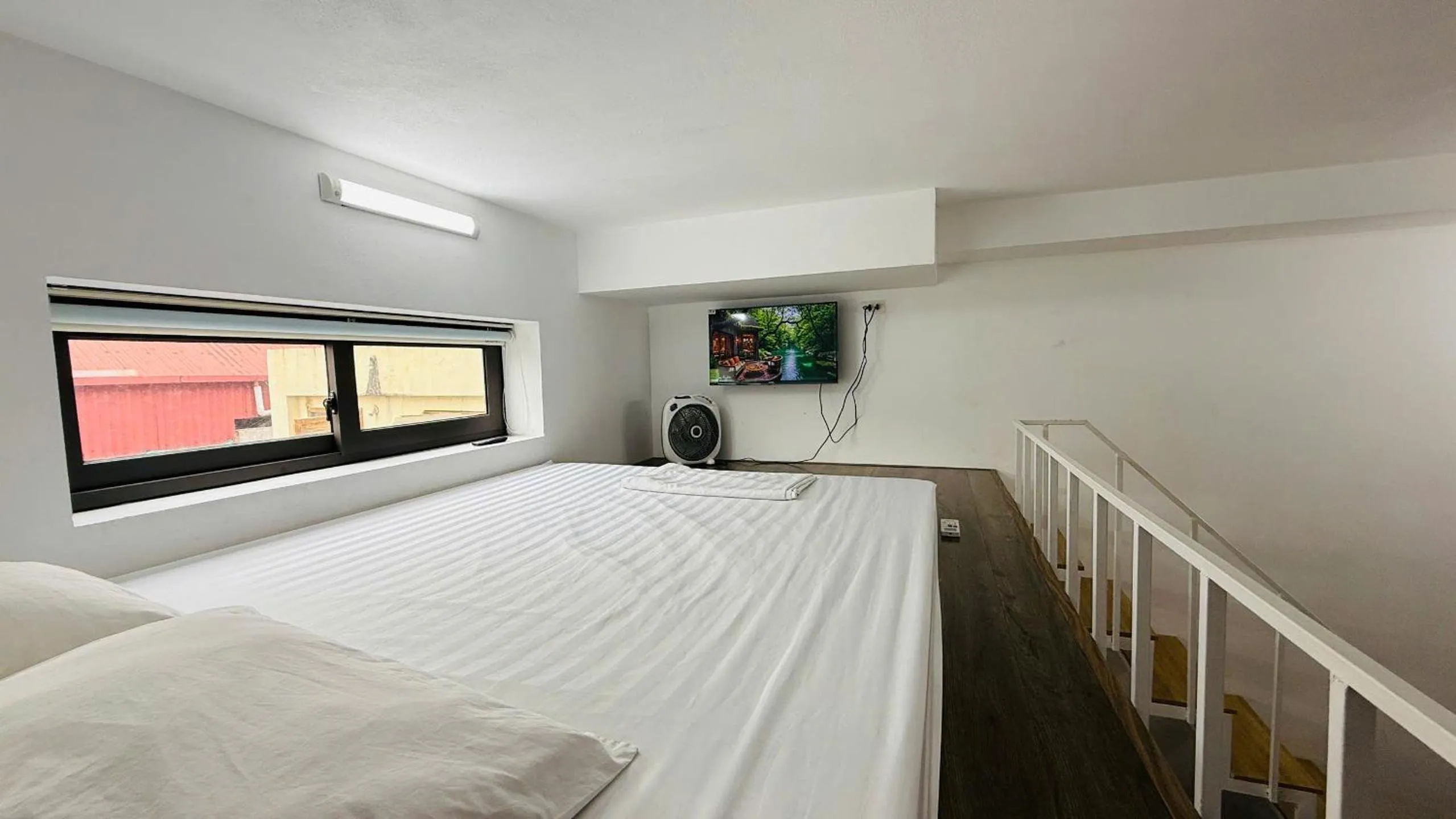 Bed in Era Apartment Khuc Thua Du