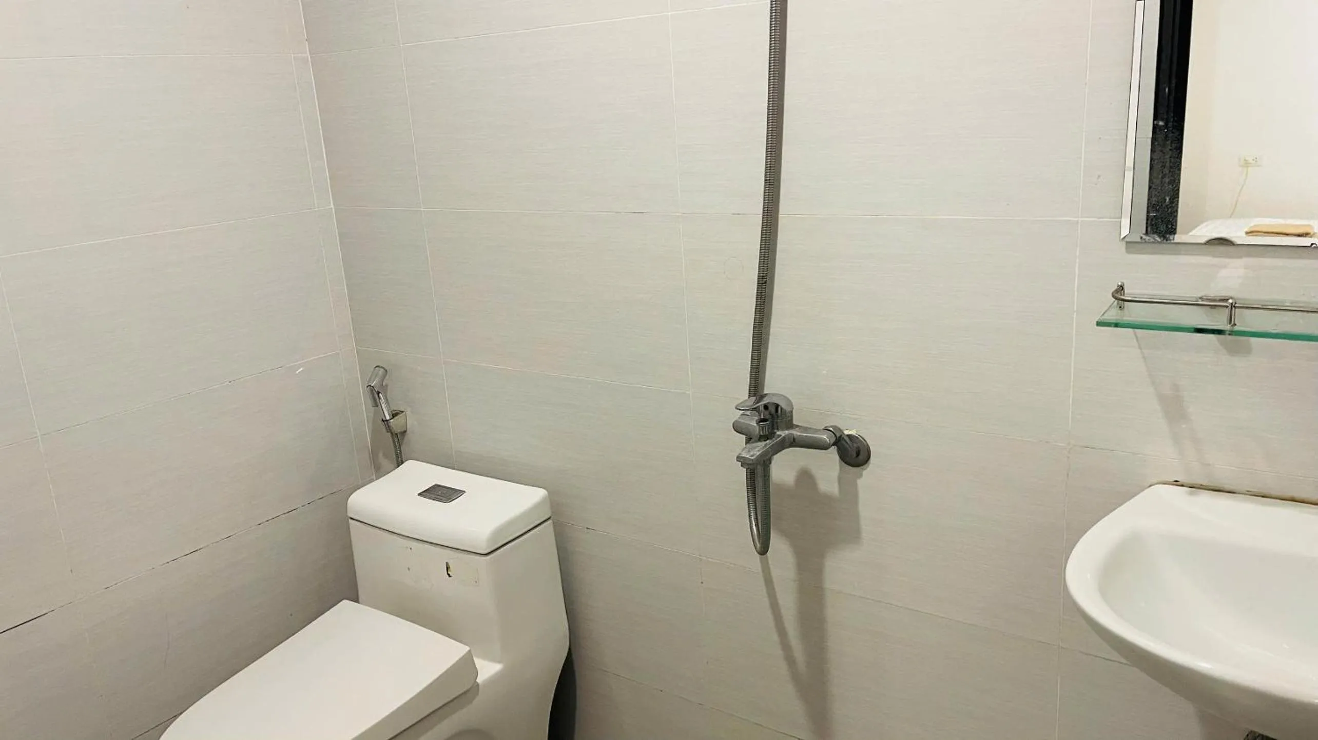 Era Apartment Khuc Thua Du