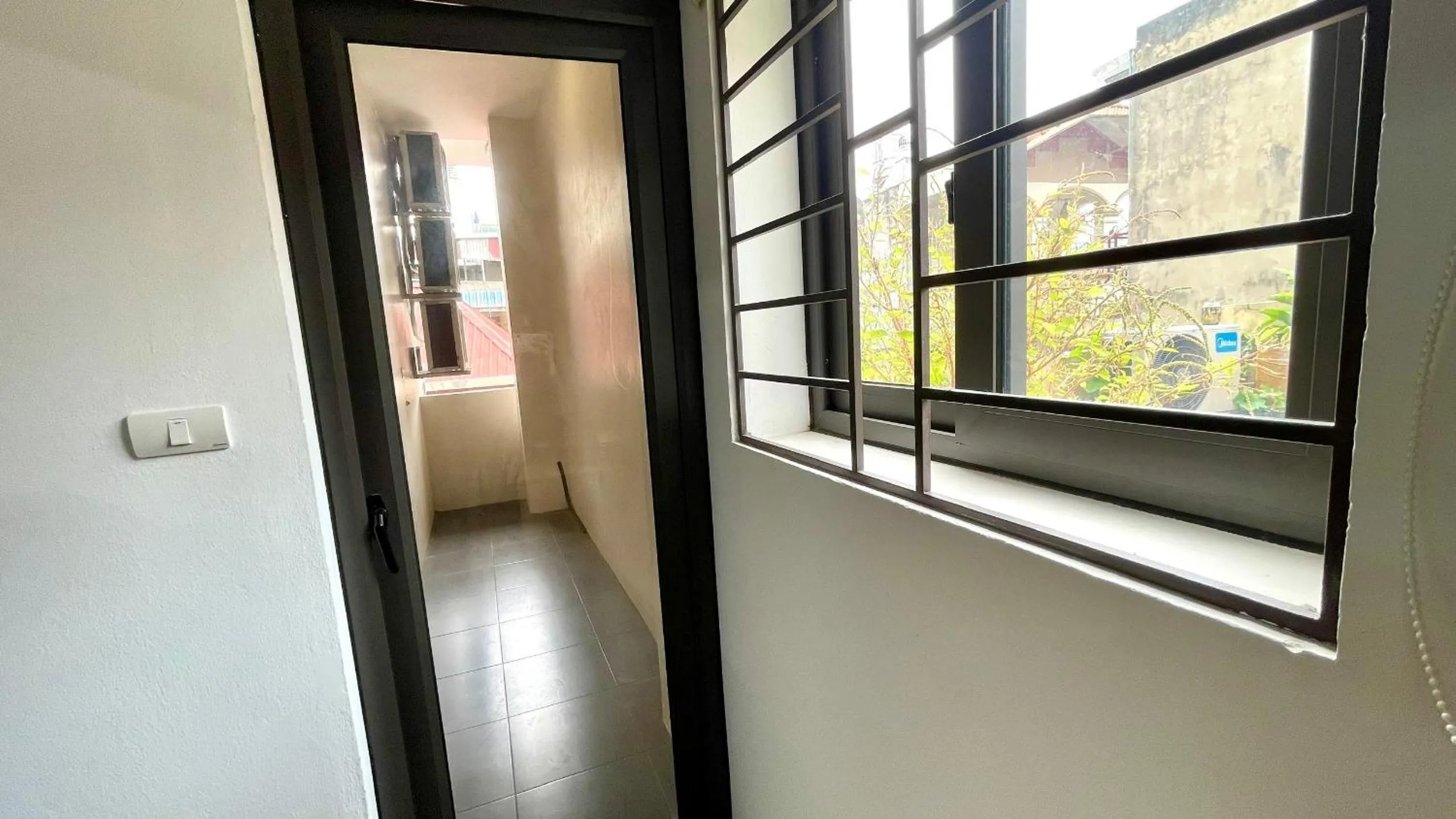 Era Apartment Khuc Thua Du