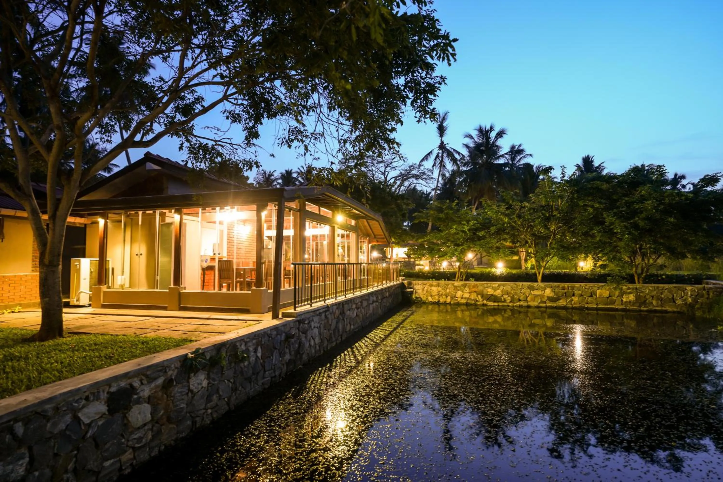 Restaurant/places to eat in Malala Retreat