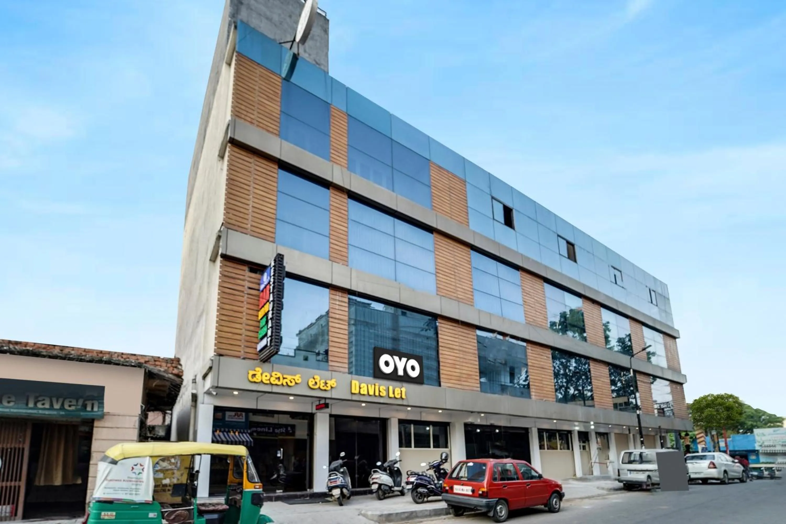 Facade/entrance in Super Townhouse Davis Let Bangalore