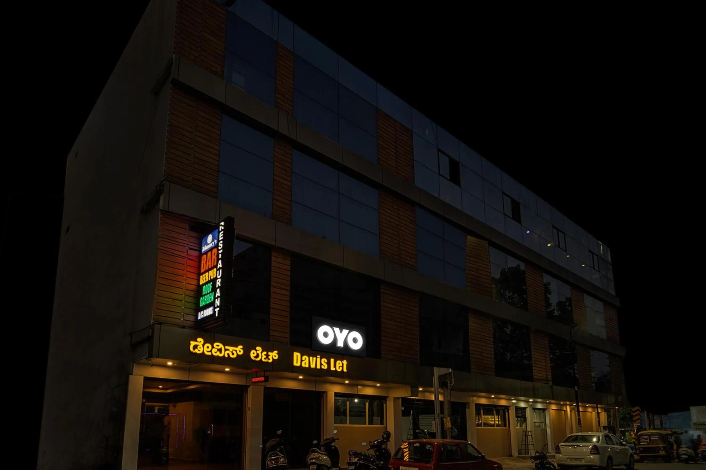 Facade/entrance in Super Townhouse Davis Let Bangalore