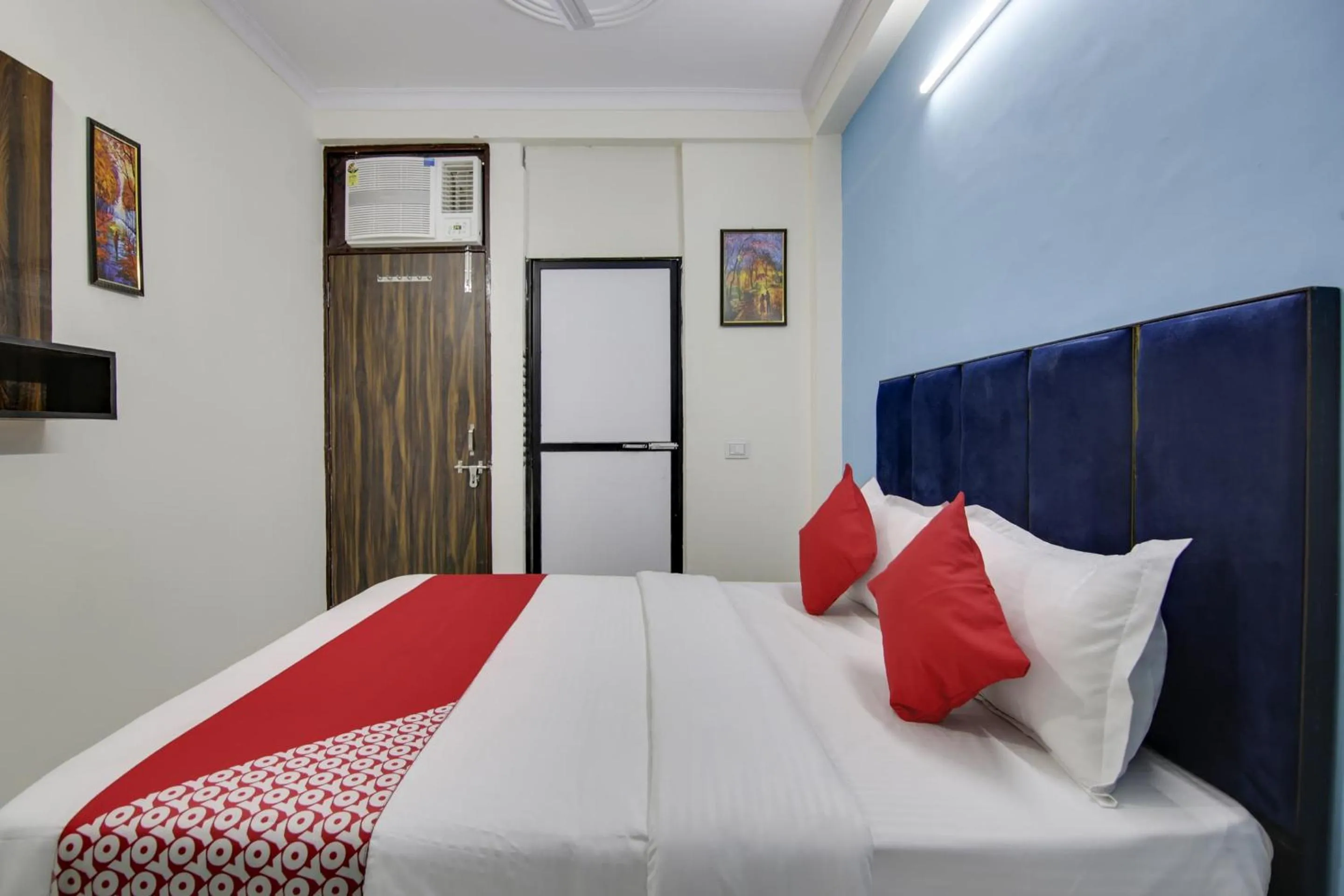 Bedroom, Bed in Hotel O Happy Stay