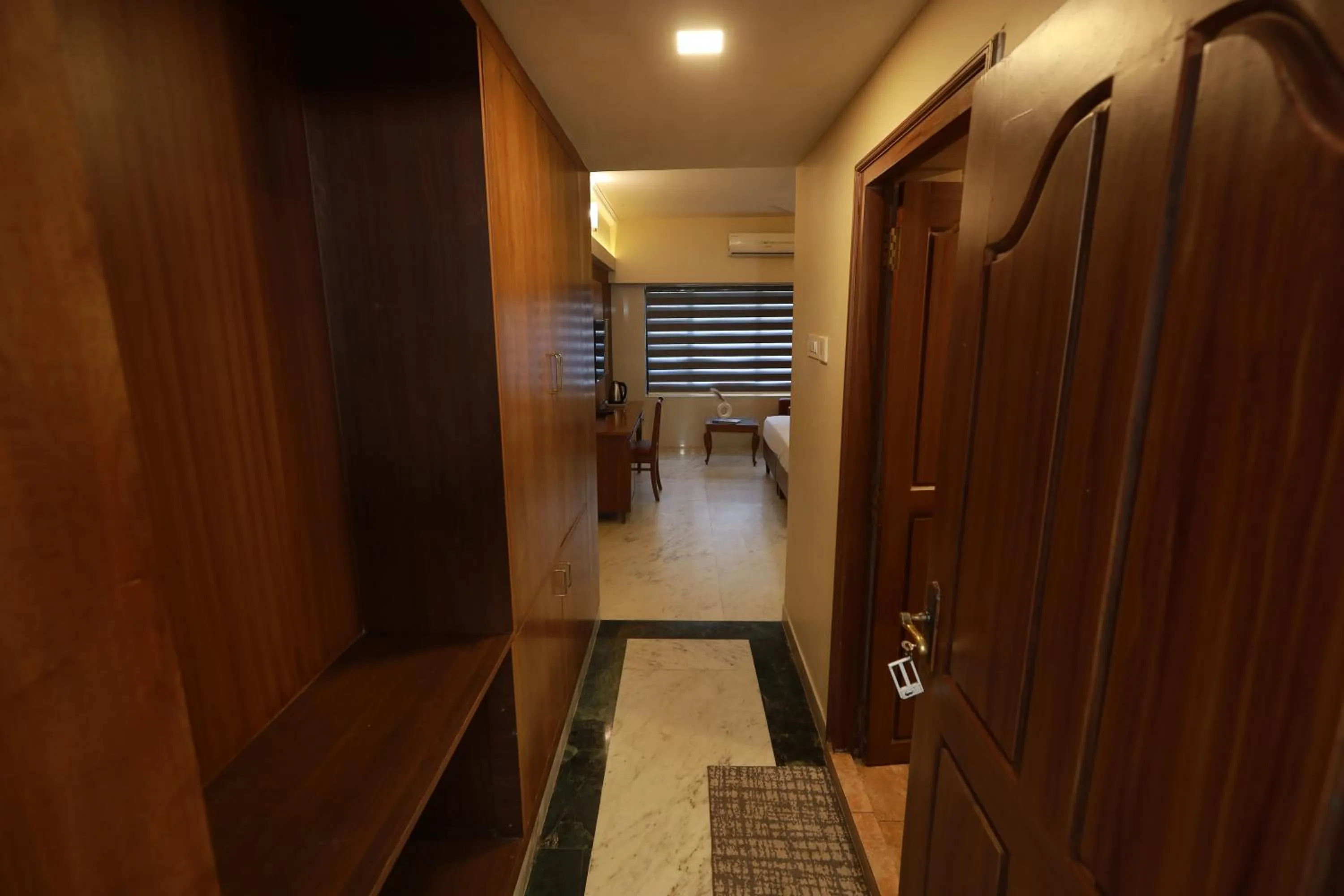 Liwa Tower Hotel & Business Center