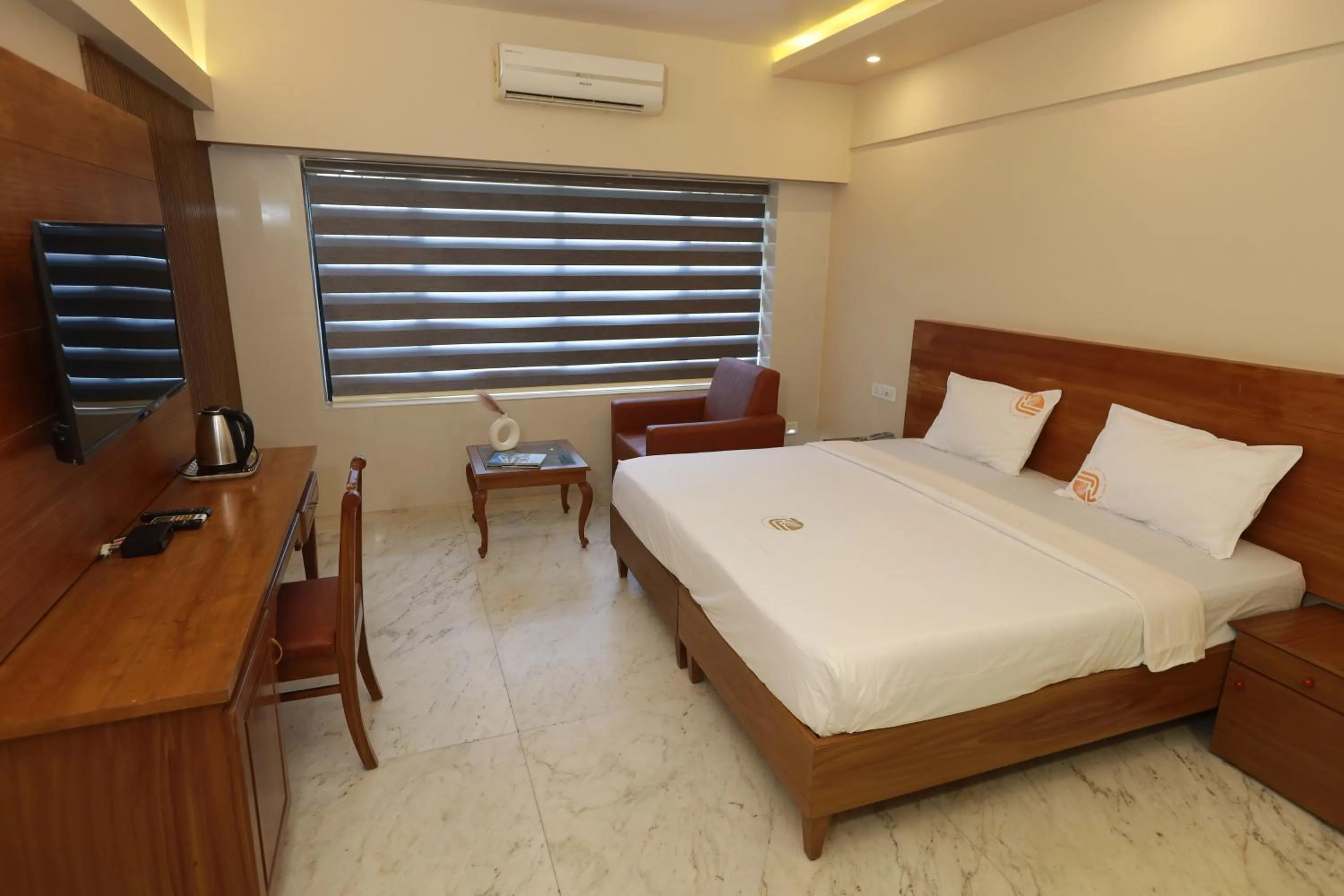 Bed in Liwa Tower Hotel & Business Center