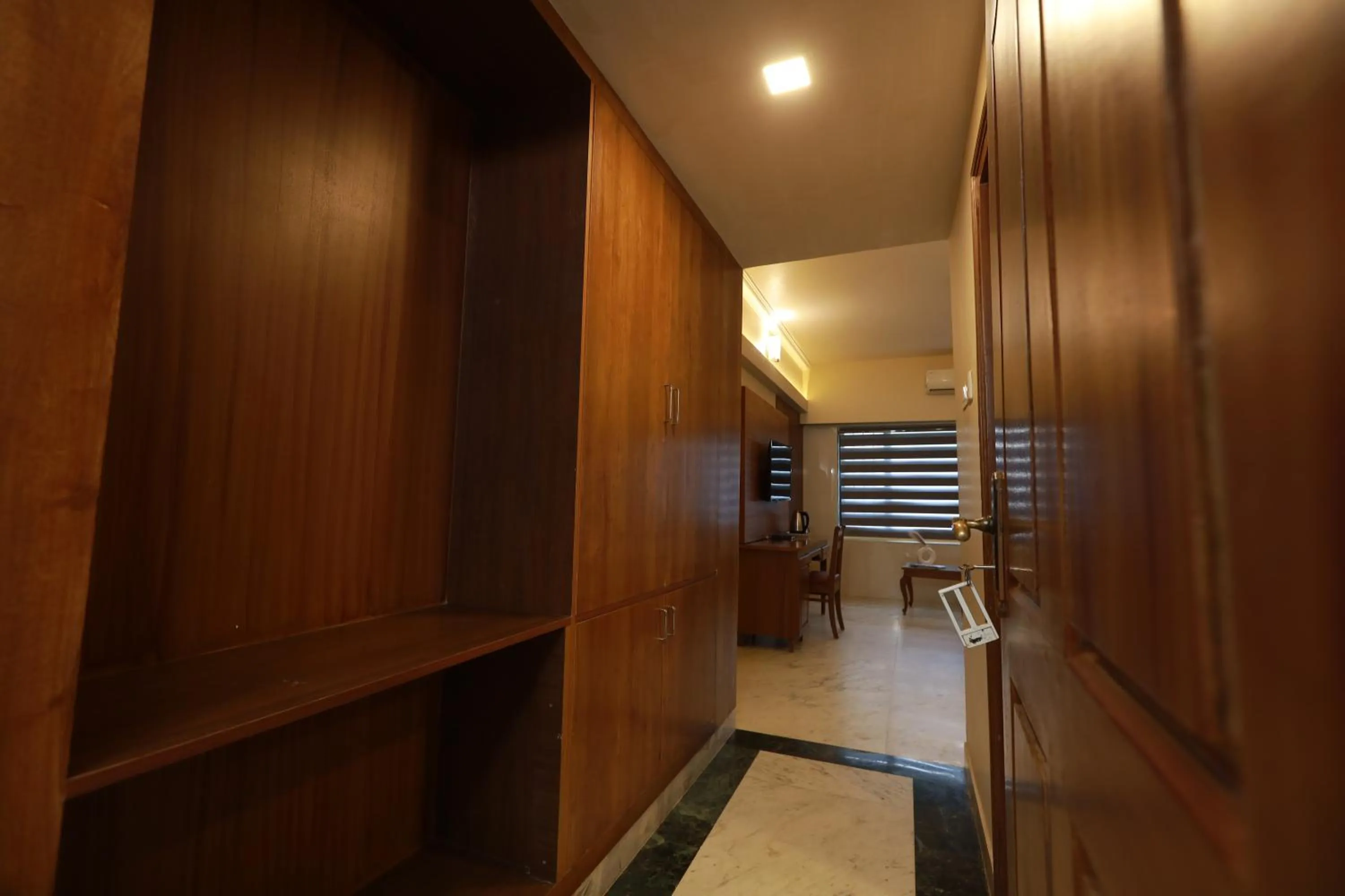 Liwa Tower Hotel & Business Center