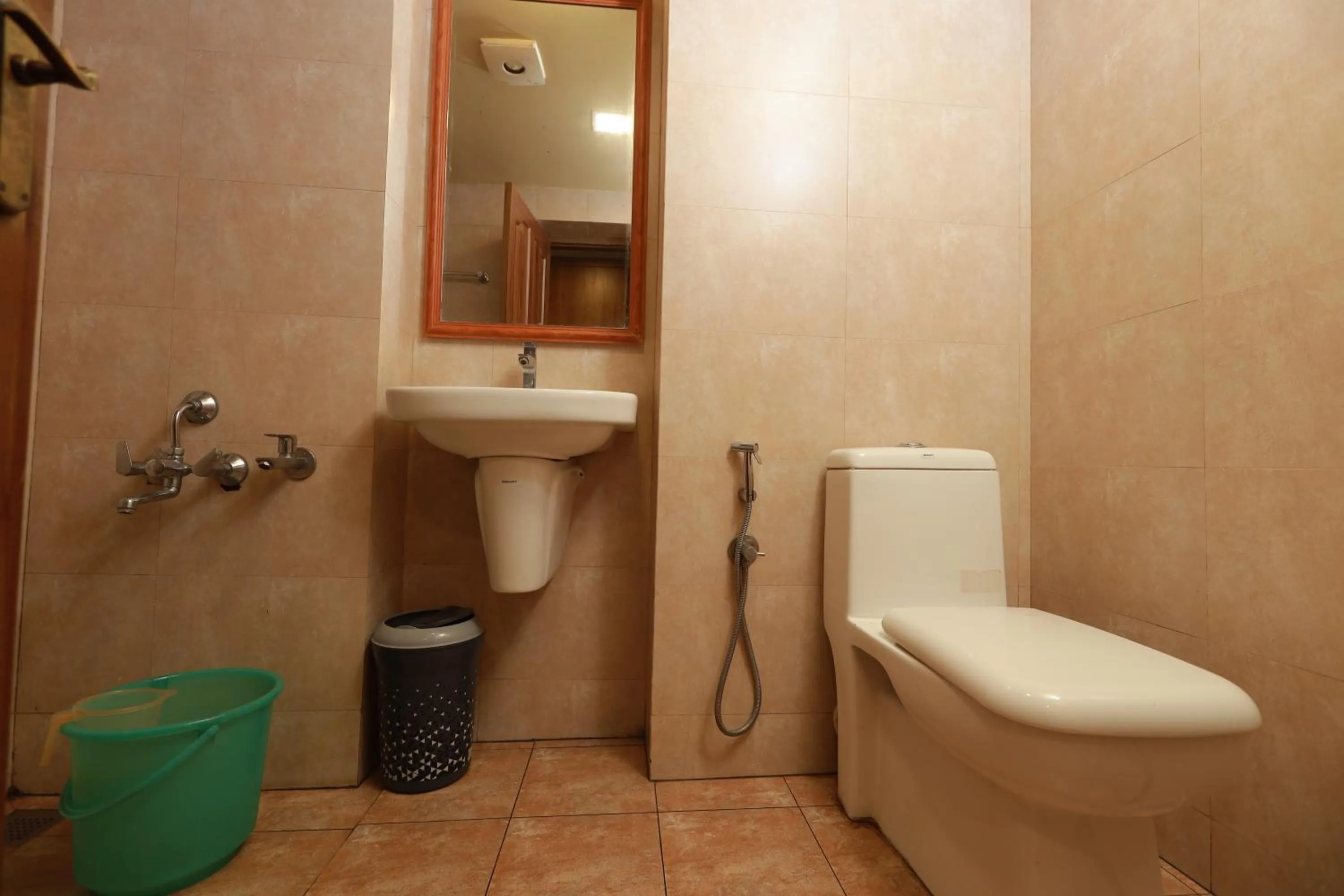 Liwa Tower Hotel & Business Center