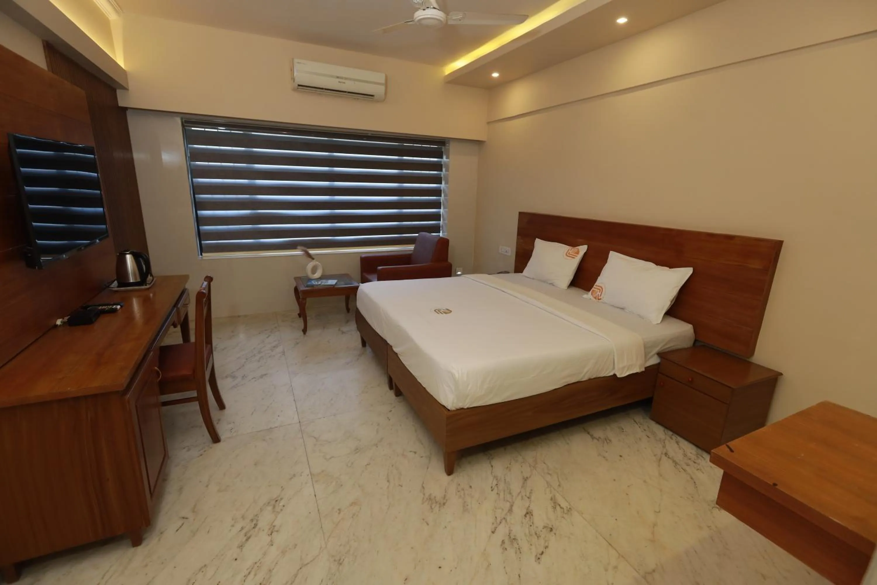 Bed in Liwa Tower Hotel & Business Center