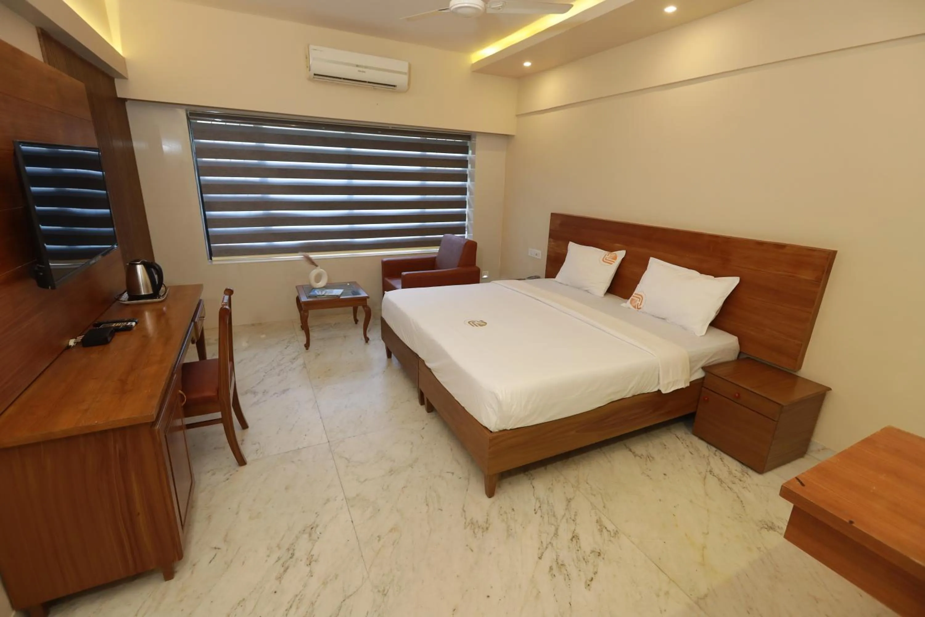 Bed in Liwa Tower Hotel & Business Center