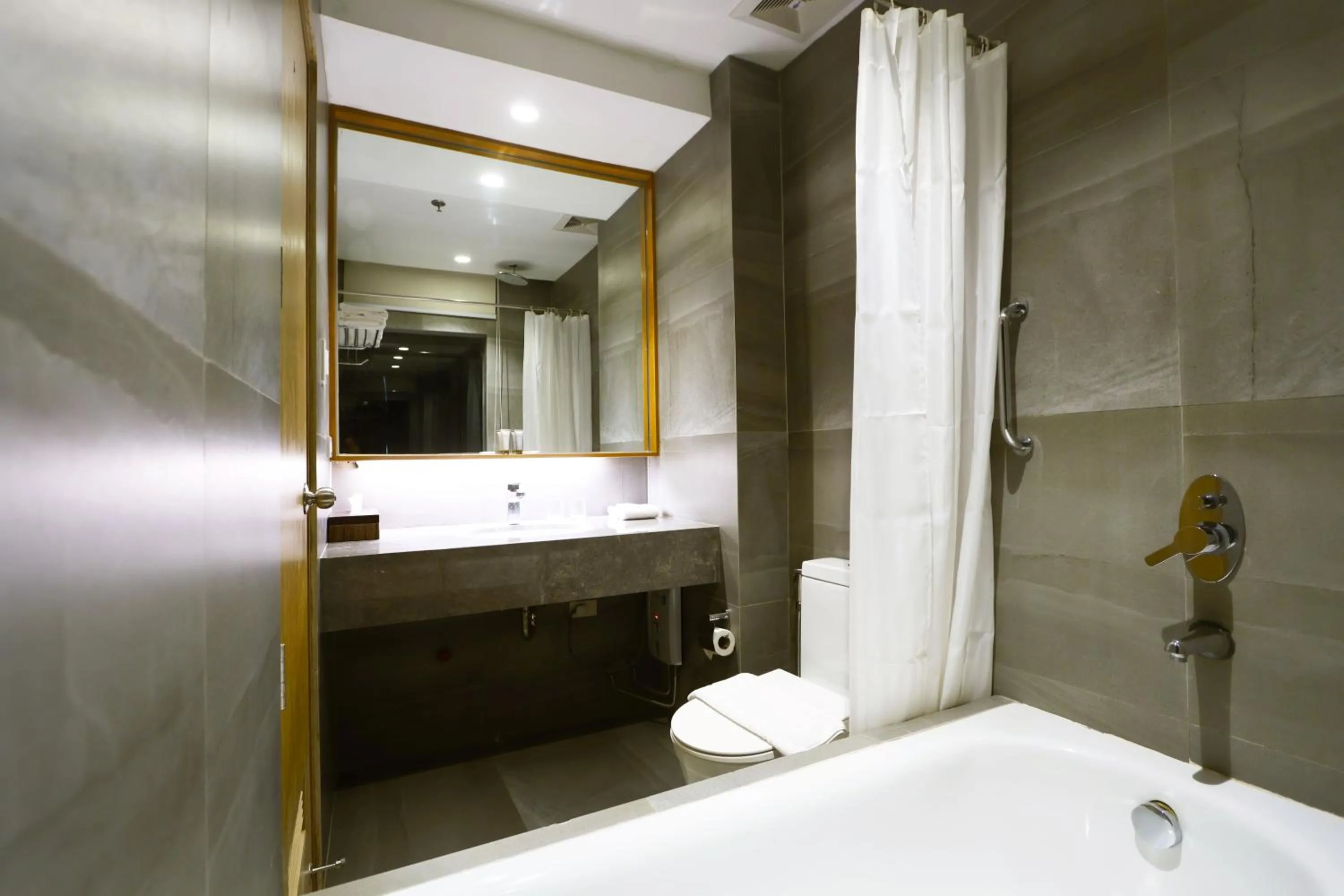 Bathroom in Sotogrande Hotel Katipunan