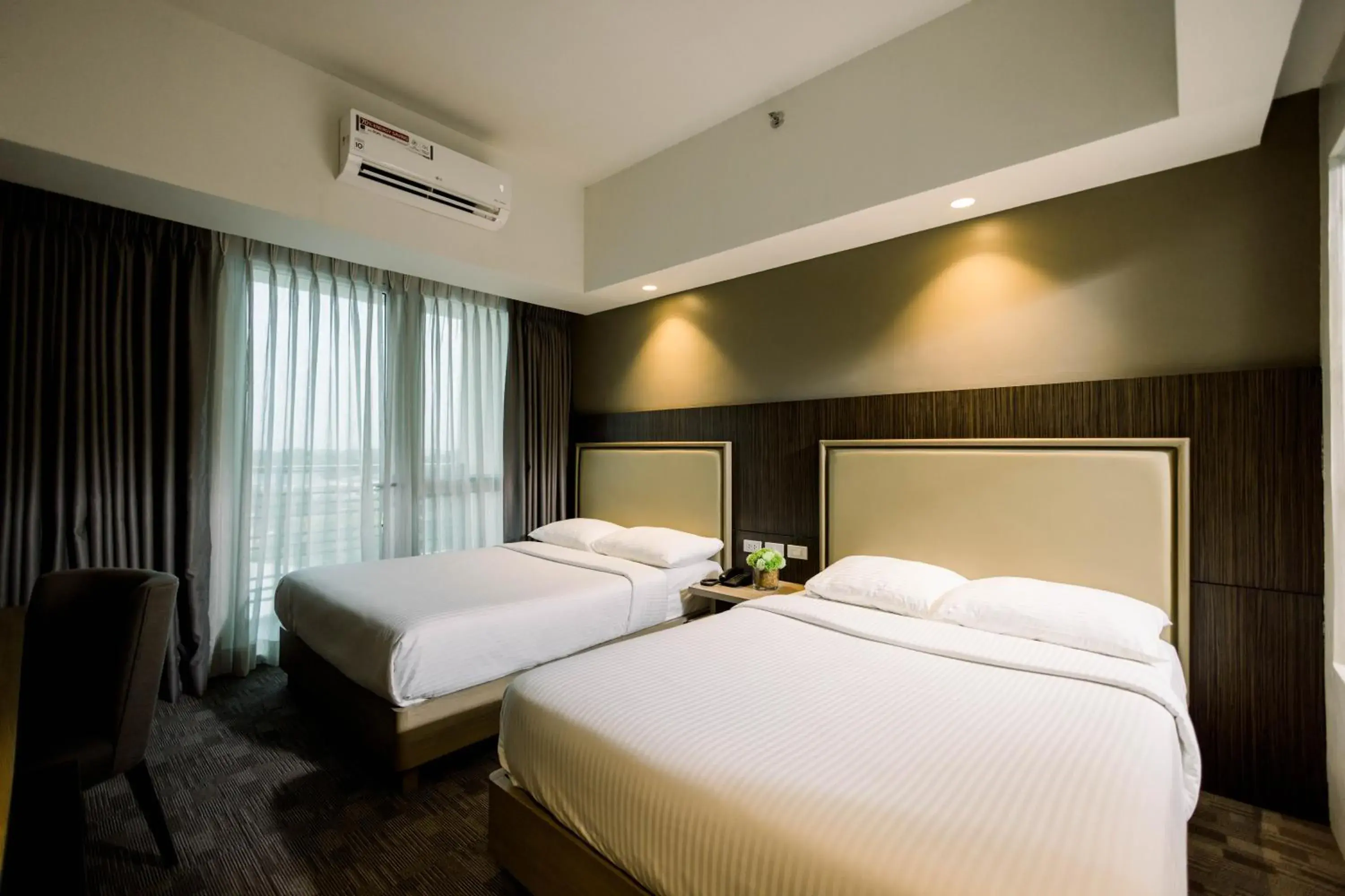 Deluxe Room with Balcony in Sotogrande Hotel Katipunan Deluxe Room with Balcony in Sotogrande Hotel Katipunan