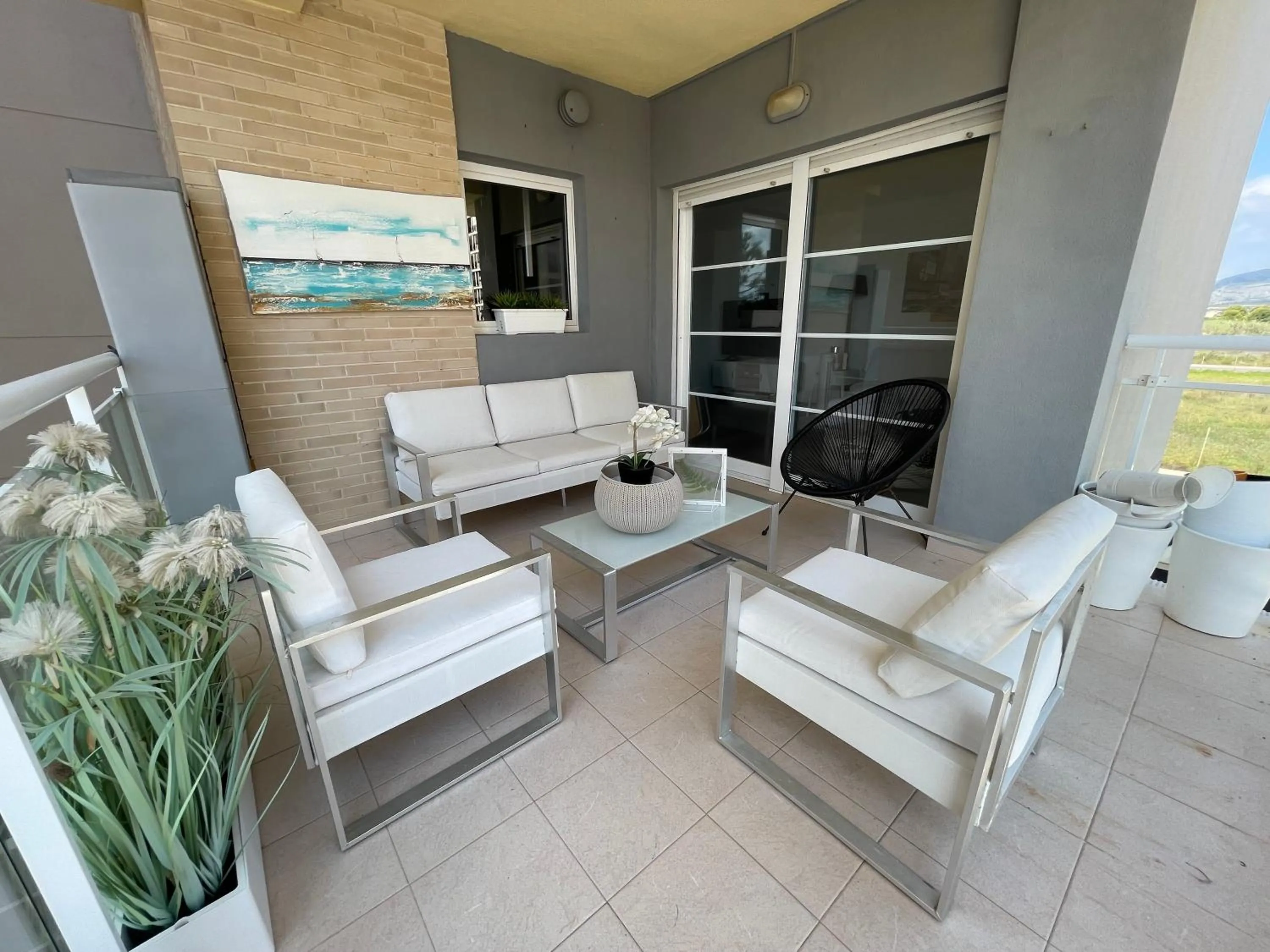 Seaside Apartment Retreat