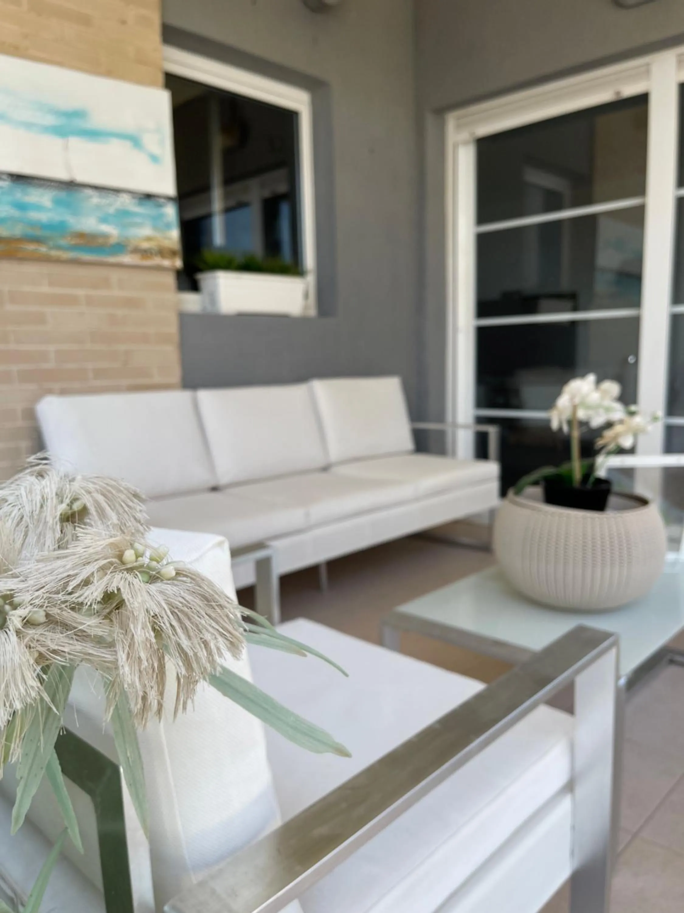 Seaside Apartment Retreat