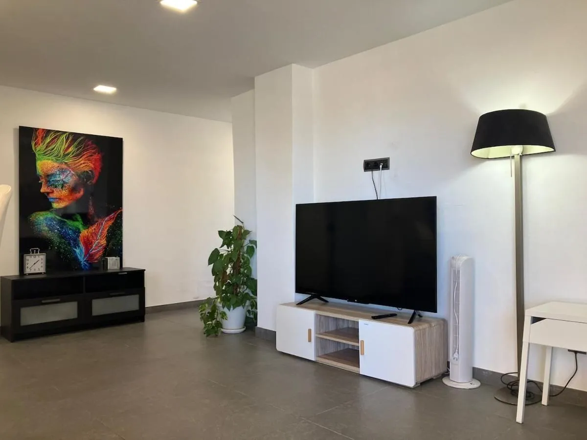 TV and multimedia in Seaside Apartment Retreat