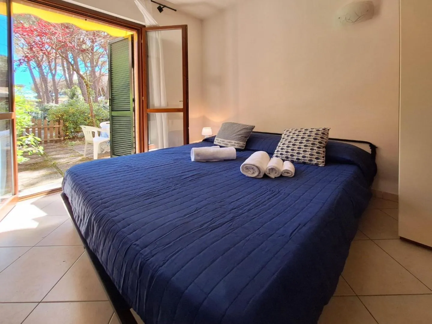 Bedroom, Bed in Pineta Azzurra